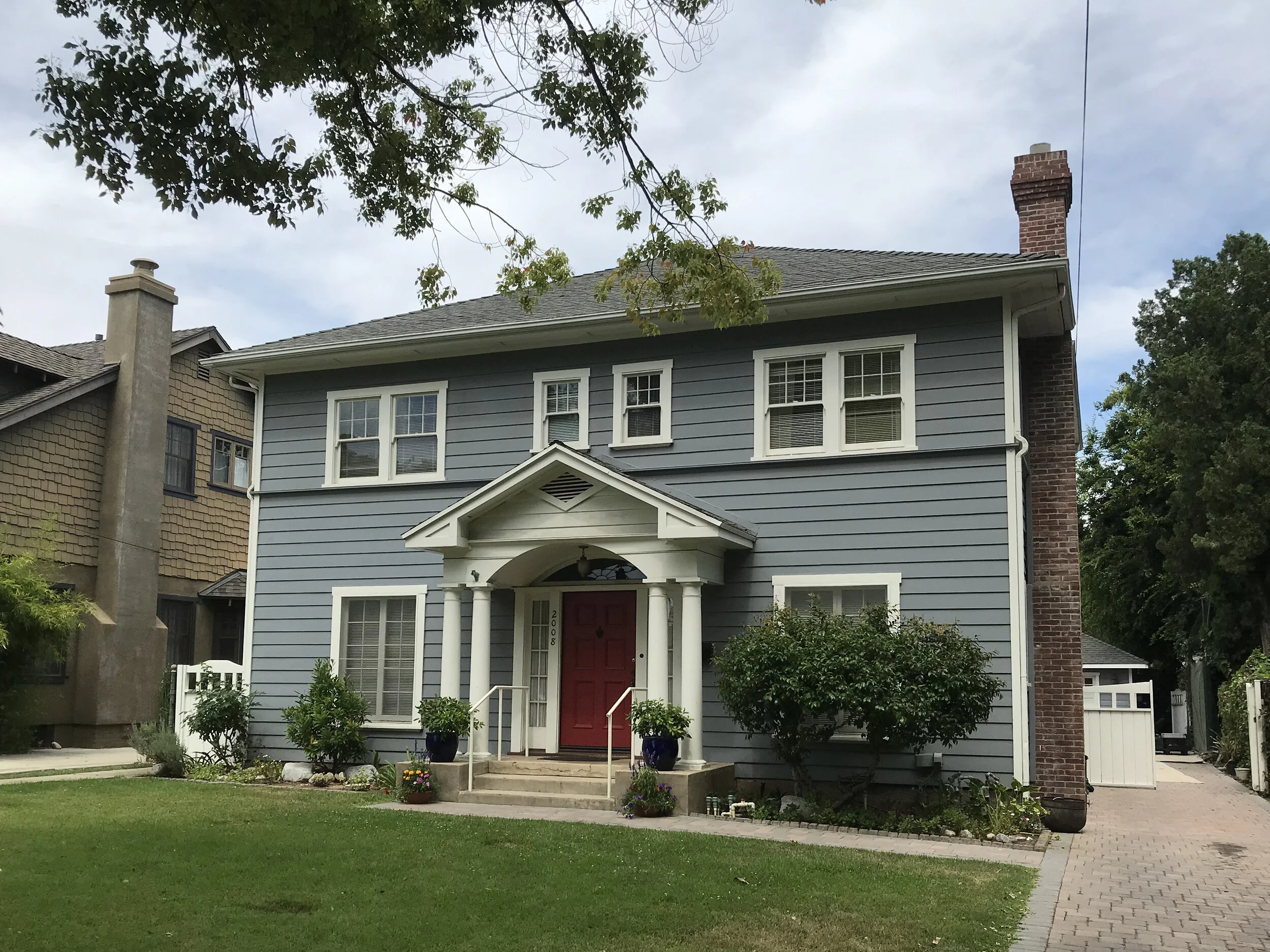Exterior Windsor Apartment - 1997