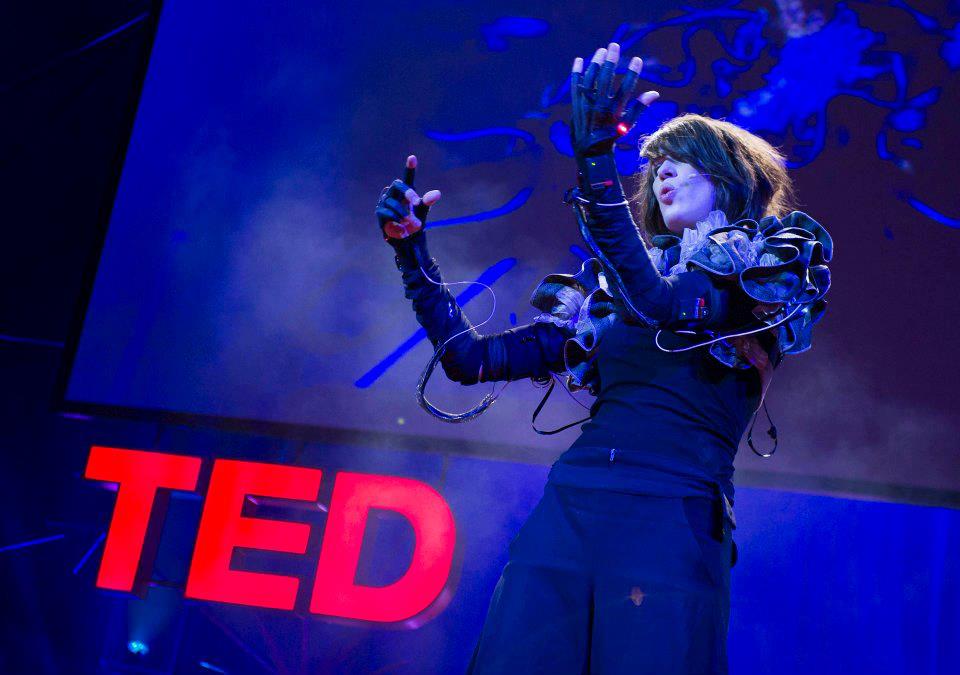  Imogen Heap performs with the original gloves at TEDGlobal 2012 
