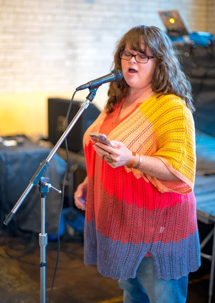 Des_ArtsCrafts2019_performing_sm.jpg
