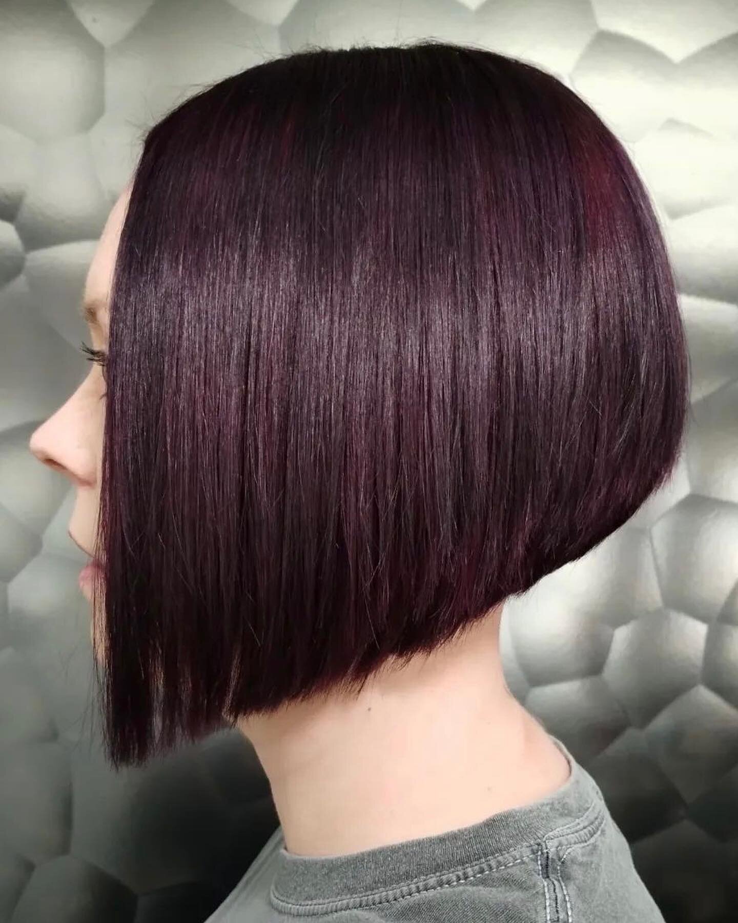 🖤💜🔮 semi permanent plum hair 

#pulpriothair #shorthaircut #plumhair #purplehair  #joseluissalonboutique
