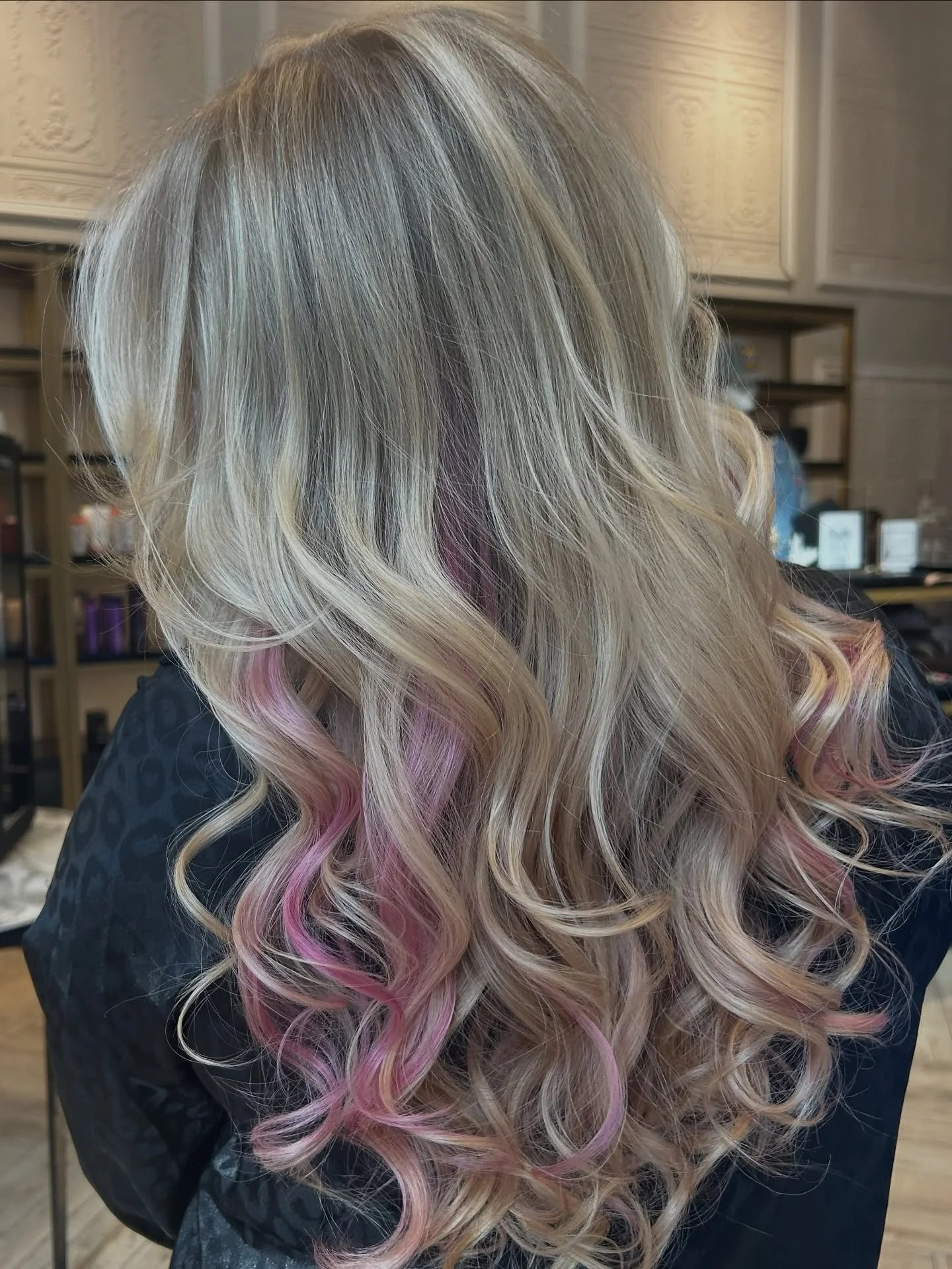 pink for October💗🌸

#joseluissalonboutique #barbiehair #pinkhighlight