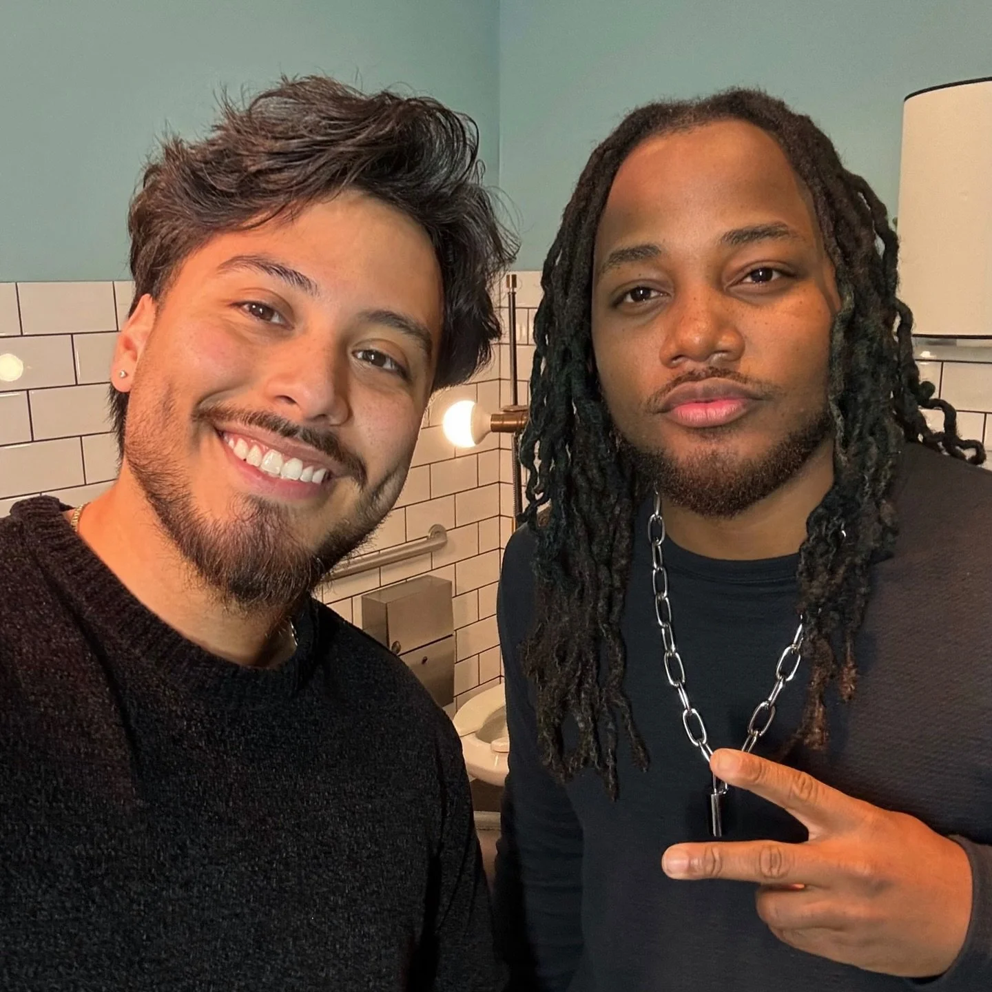 Israel + Tanya | Jose Luis Agency ✨
HMUA for Grammy Award winner Leon Thomas at ACL Live.
#joseluissalonboutique  #joseluisagency #ACLLive #LeonThomas @leonthomas #grammy @acllive