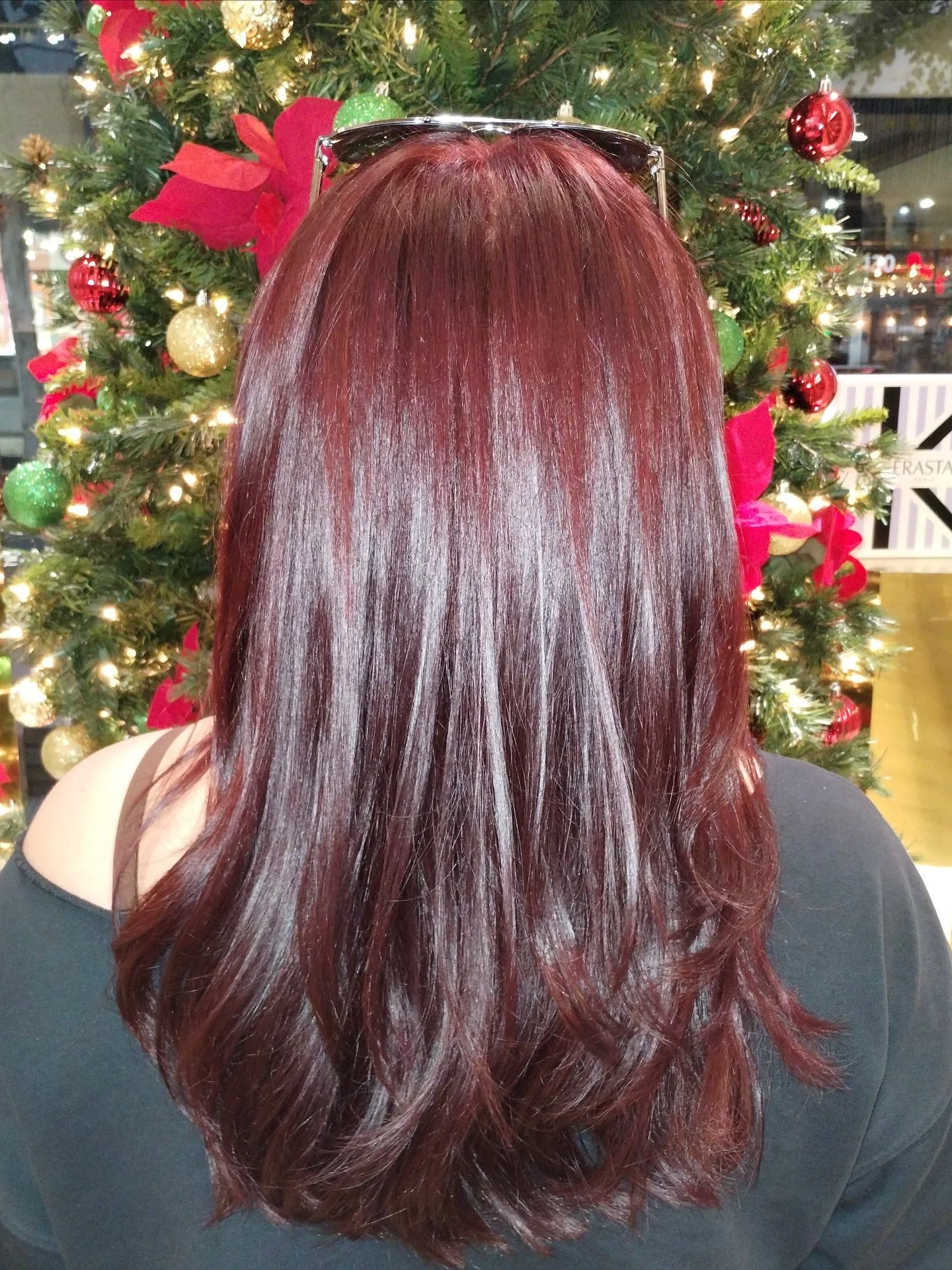 ❤️Red for November w/ Lizz

Swipe for before 👀 

#joseluissalonboutique #redhair #fallhair