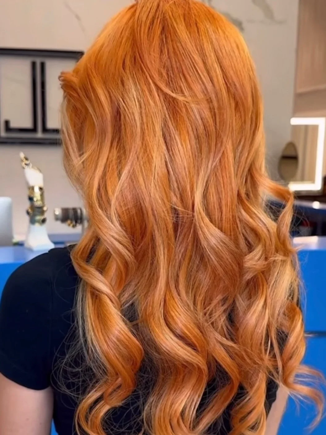 a little ember for December🔥🎄 

#copperhair #joseluissalonboutique #decemberhair