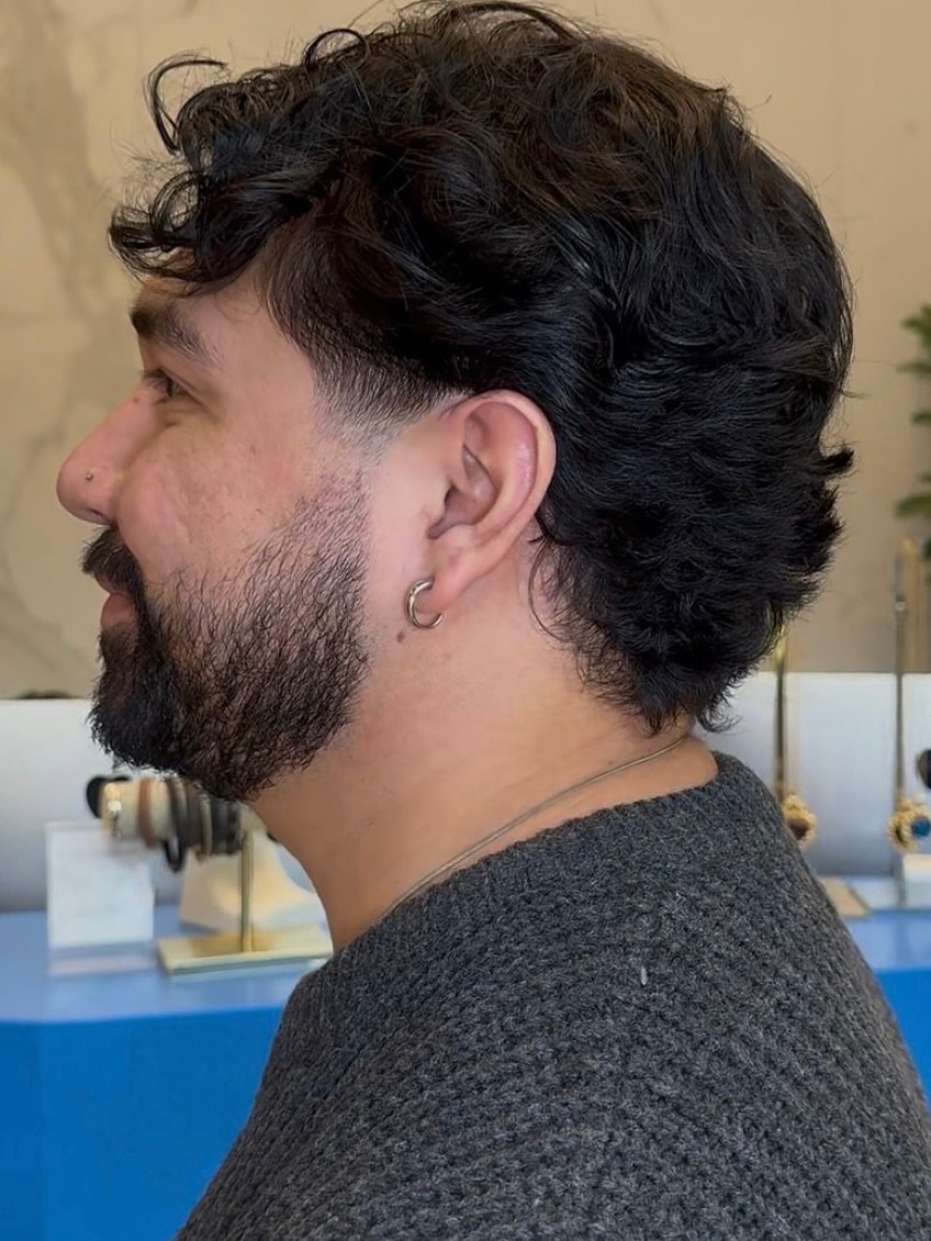 stylist Israel slaying all his looks at the domain🦋🖤✨

#joseluissalonboutique #menscut #austinstylist #balayage