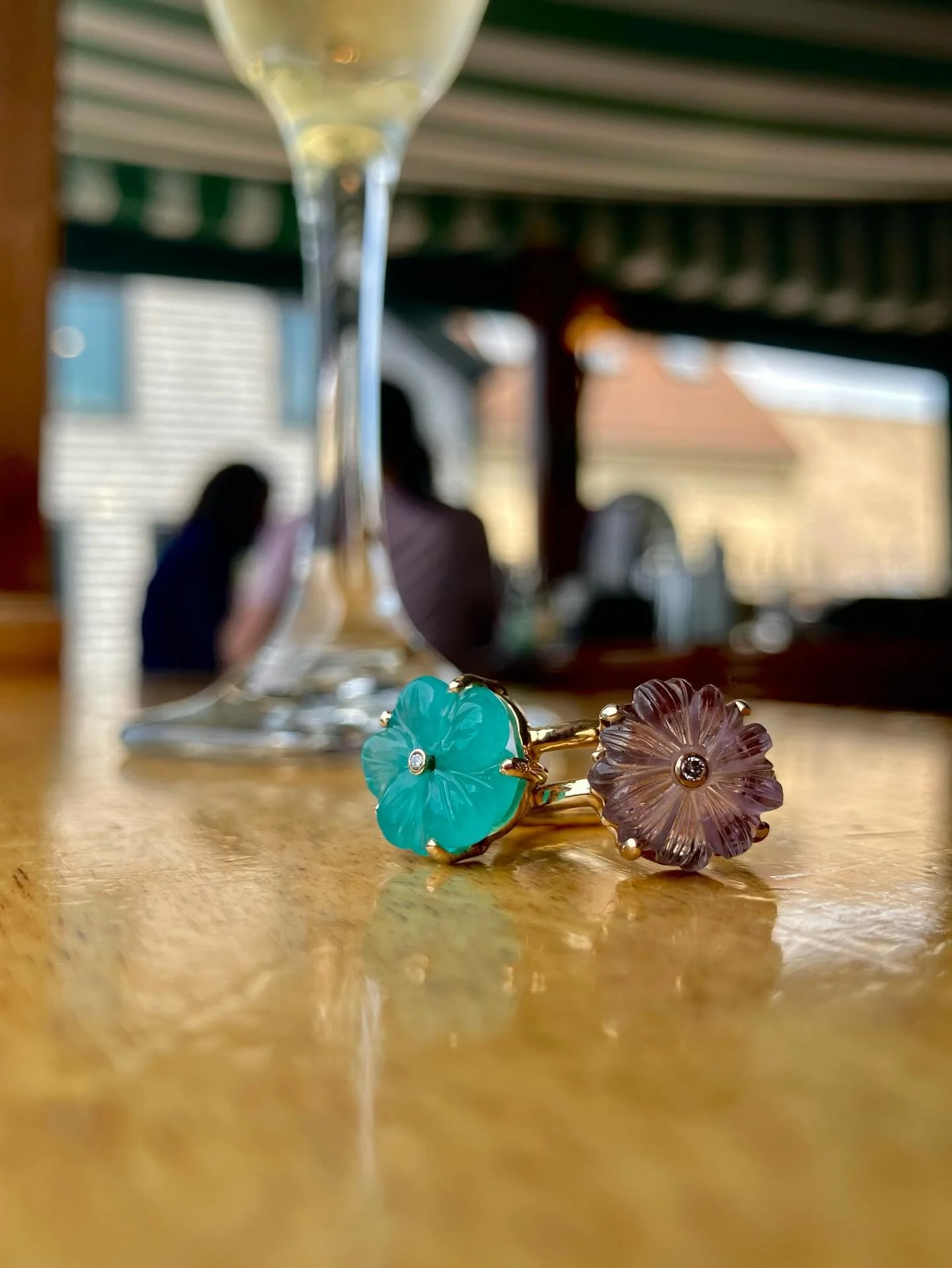 The last two @jamiejoseph1 carved flower rings 🌺🌸 #bittersweet #lastinstore #getyoursnow #jamiejoseph #jewelry #coastalliving #newport #lifestyle #shoplocal #shop #mandarine