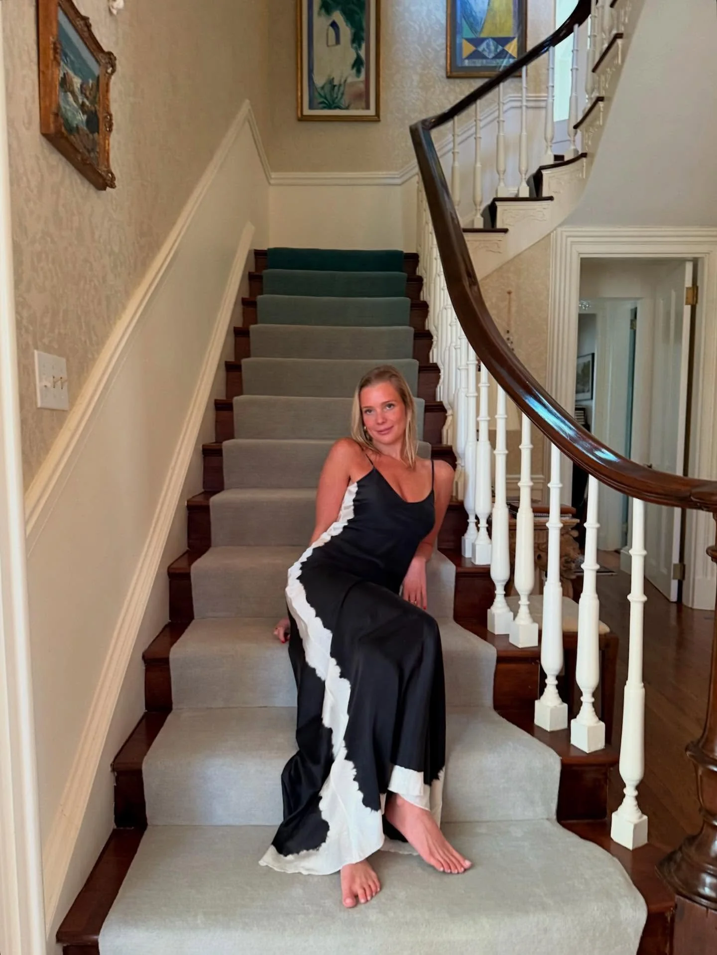 🤍🖤🃏 @mandarinenpt #silk #on #silk #newports #bestdressed #allday #everyday #handdyed #americanmade #luxury #clothing #mijo #forever #rhodeisland #living #saintbarths #fashion #oceanstateofmind #newarrivals #everyday #instore #online #shoplocal #sh