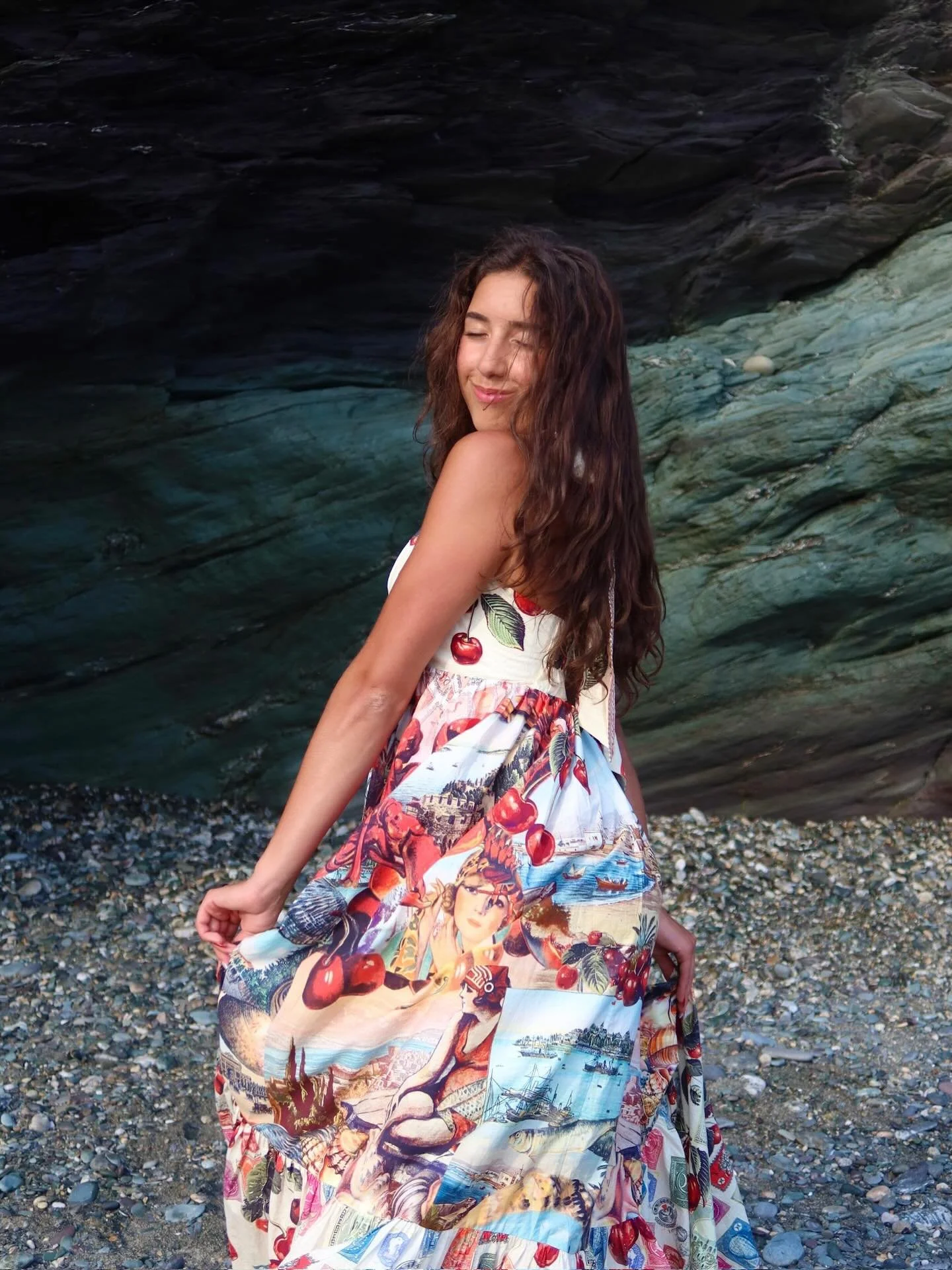 This dress 🍒🍓🍇 @mandarinenpt @_brianna_raposo_ #newarrivals #obsessed