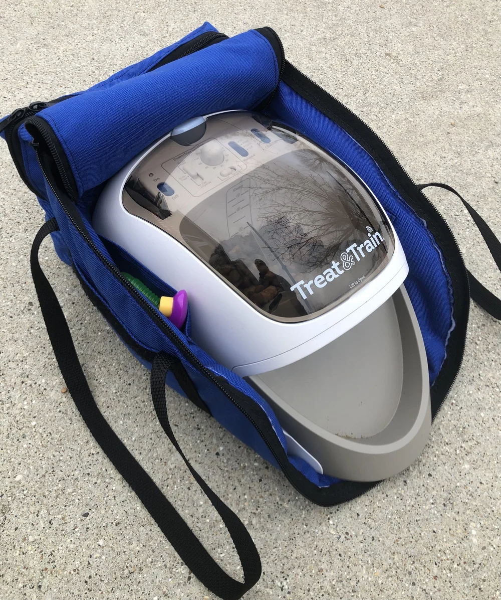 Manners Minder Treat and Train Carrying Case — TugAwayCuwin - Main Image