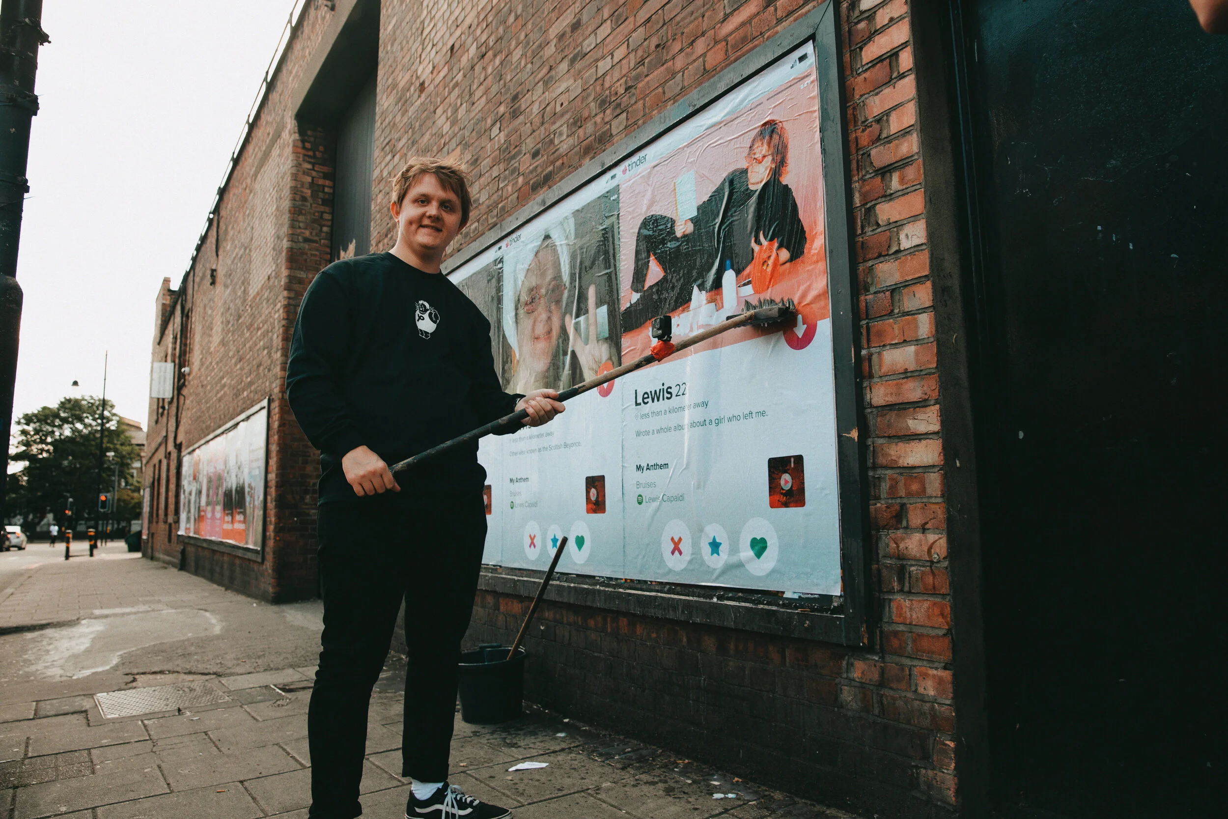 LewisCapaldi-Tinder-1.JPG