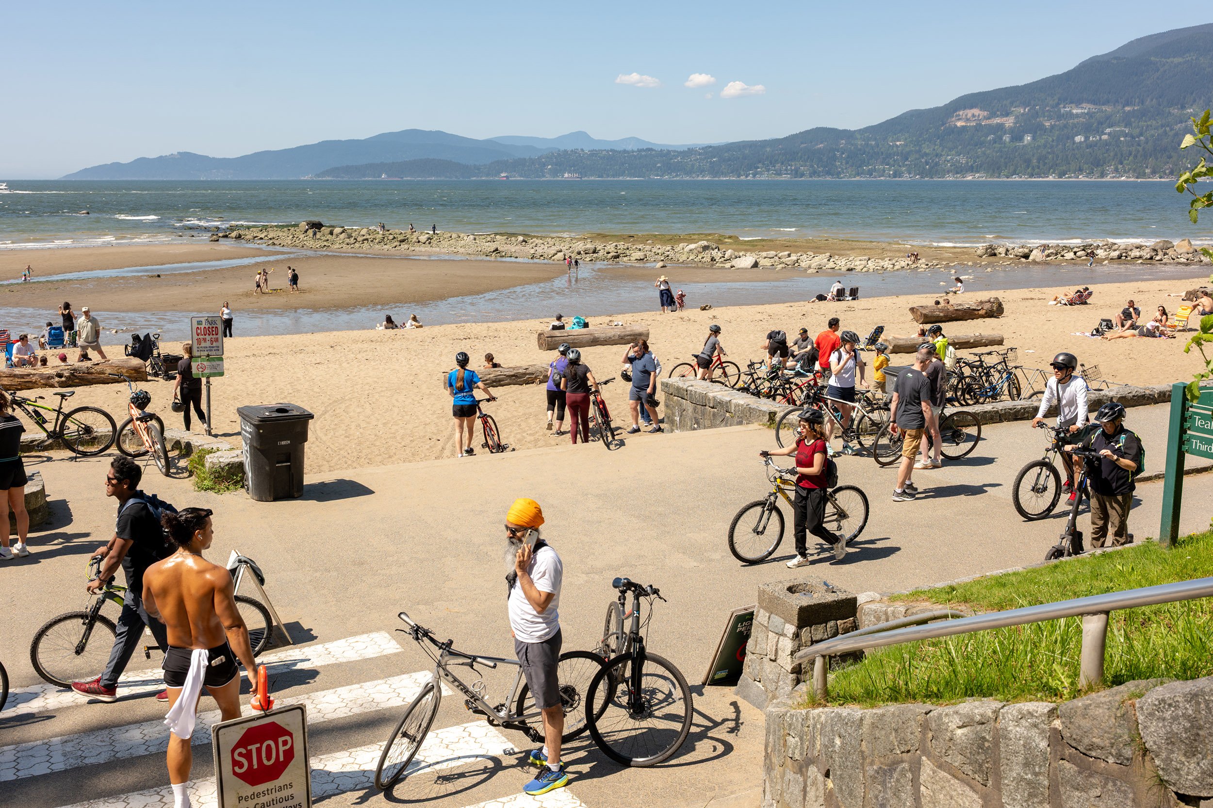 Third Beach on a sunny day in early May, Vancouver. Sample photo from a Sigma 35mm f/1.4 DG II Art and Leica SL2-S.