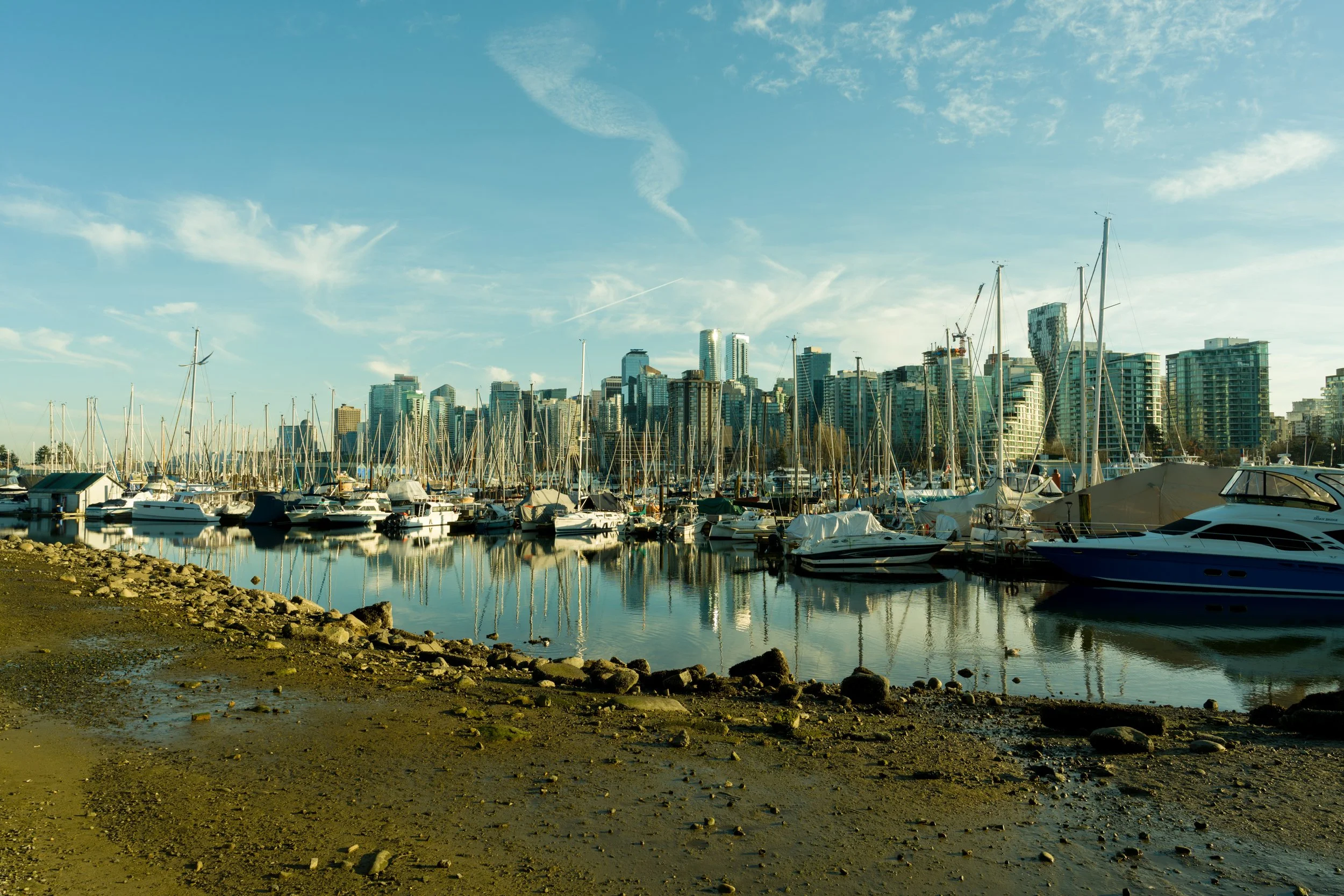 Low tide at Coal Harbour in Vancouver. Sample image from a Sony FE 24mm f/1.4 GM and Sony A7 V.