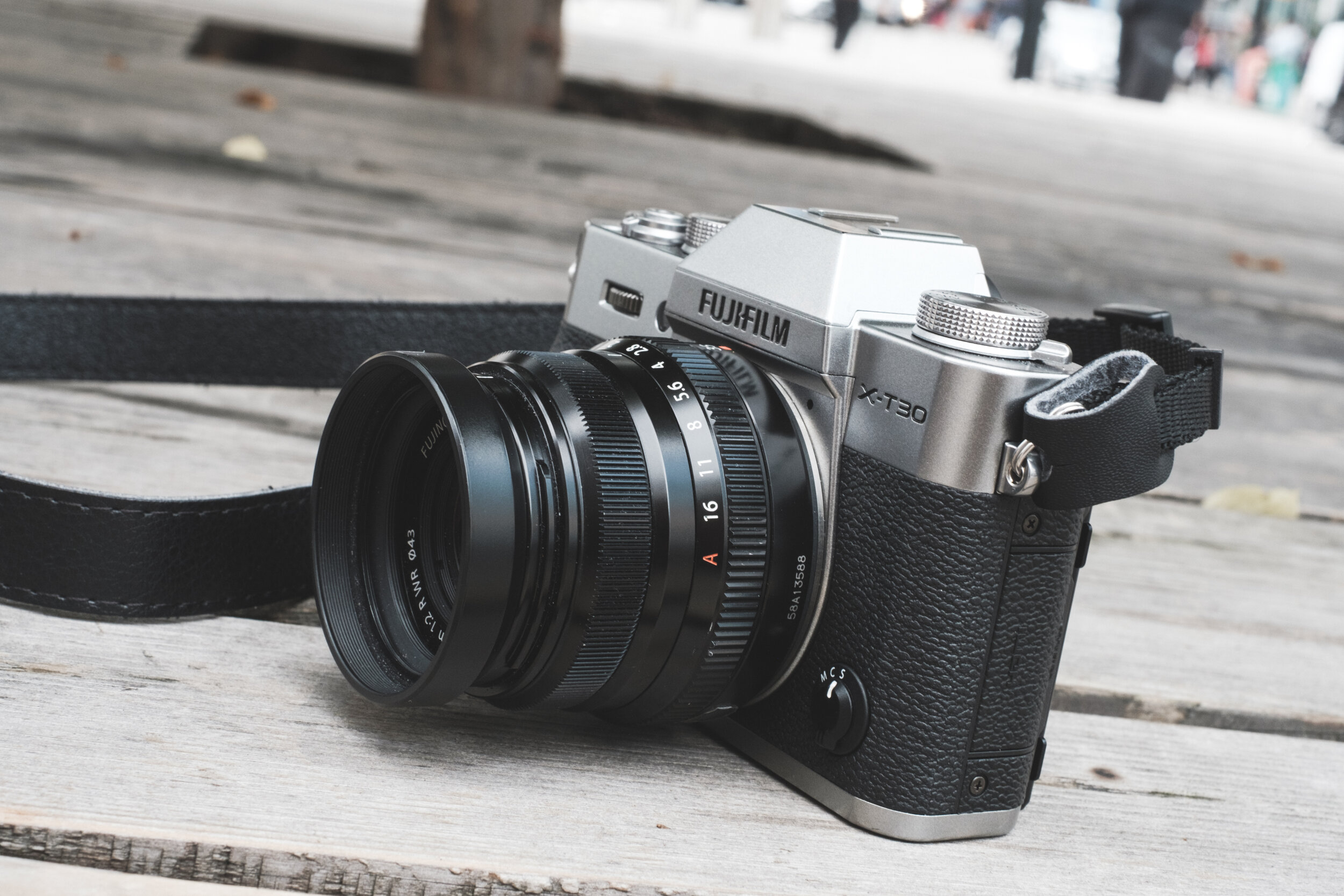 FUJIFILM X-T30 Mirrorless Camera with 35mm f/2 Lens and