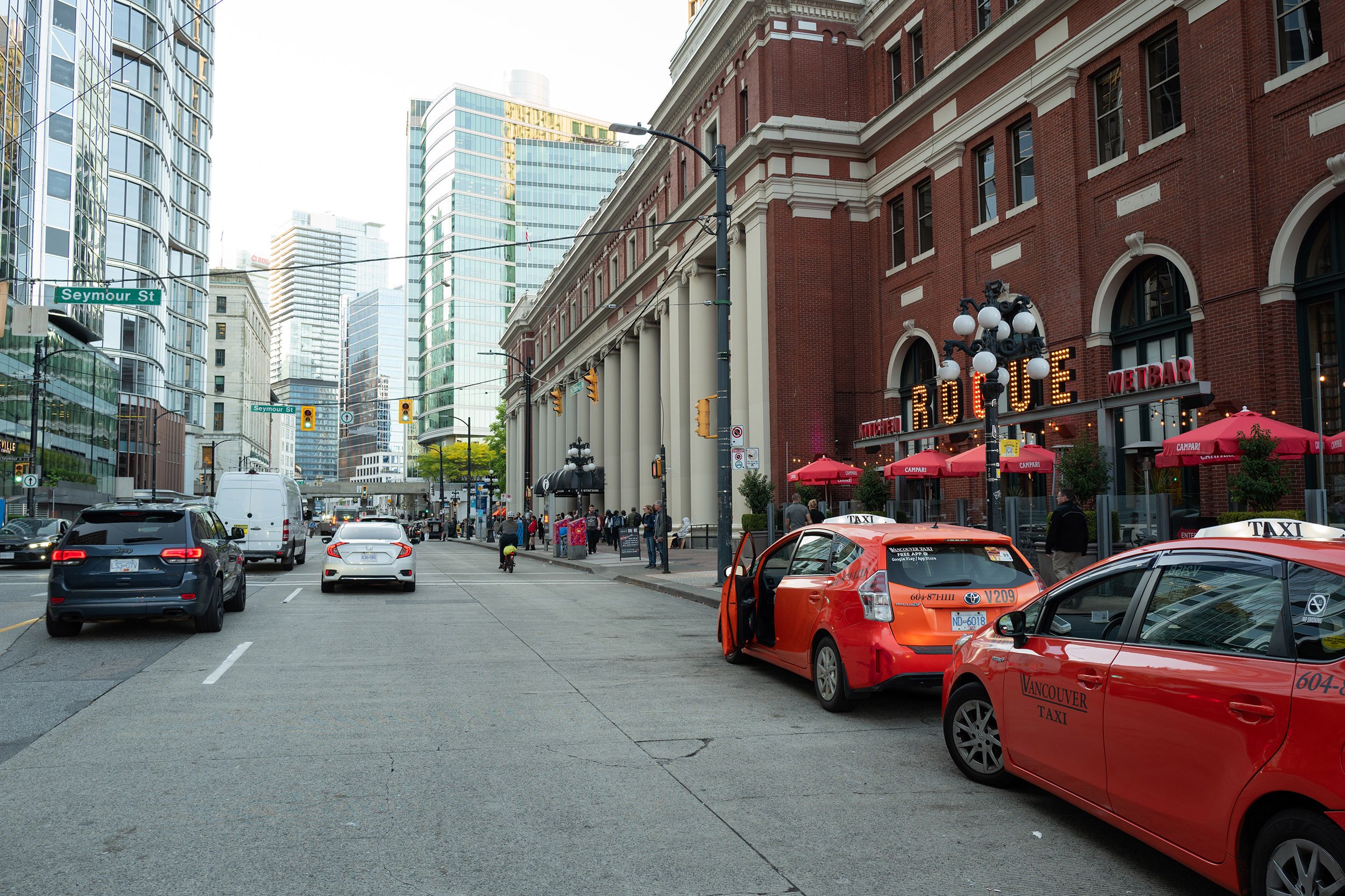 Waterfront Station, Vancouver. Sample image from a Leica Q Typ 116.