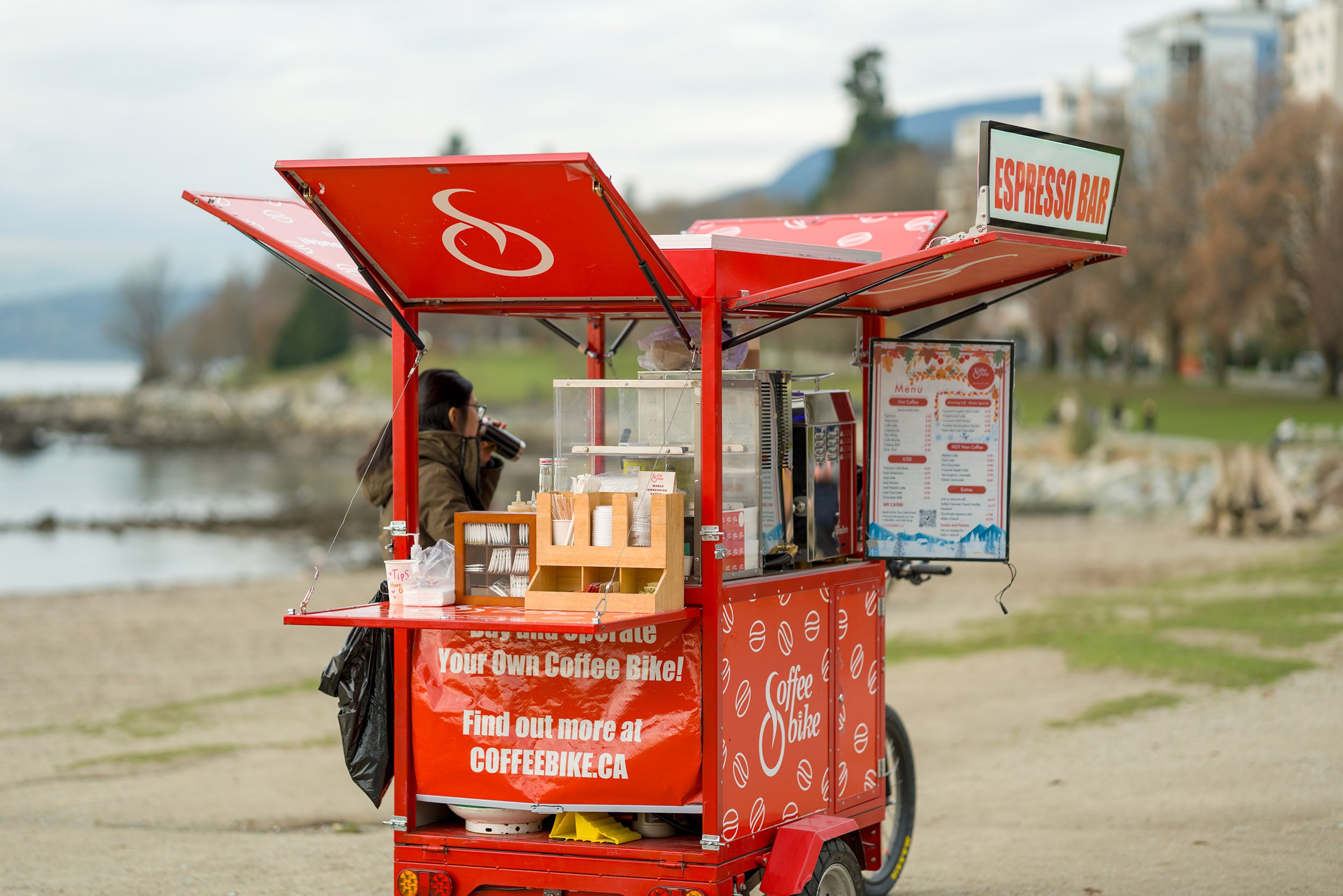 Espresso Bar at English Bay Beach. Sample image from a Sony A7V and Sony FE 85mm f/1.4 GM II.