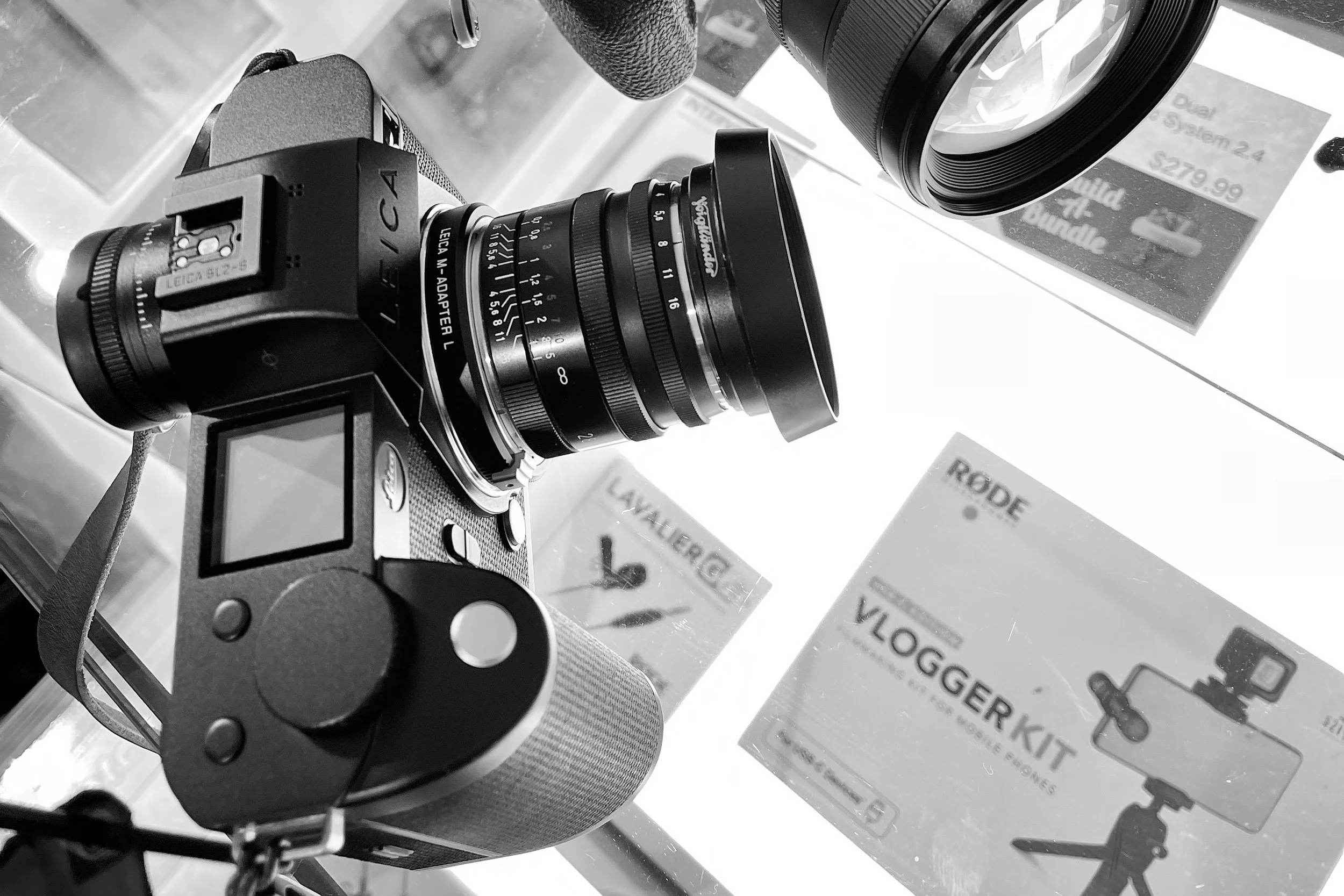 Leica SL2-S and Voigtländer Nokton 28mm f/1.5 (M-Mount)