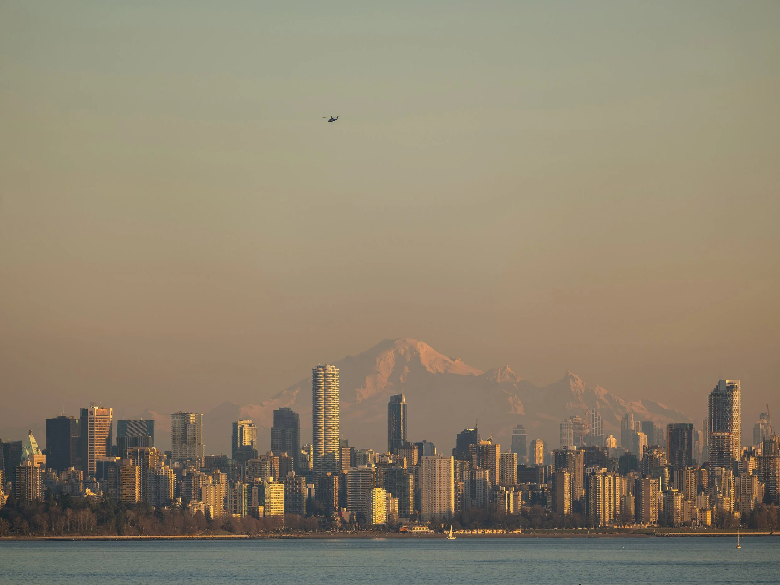 The Vancouver skyline and Mount Baker. Sample image from a Fujifilm GF 500mm f/5.6 R LM OIS WR and Fujifilm GFX 100S II.