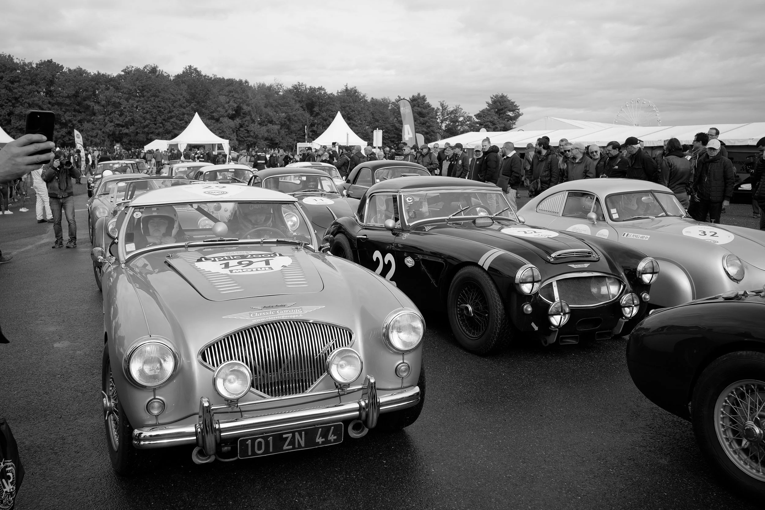 Race car at Centennial Festival, UTAC Linas-Montlhéry Autodrome near Paris. Sample image from a Voigtländer Nokton Vintage Line 28mm f/1.5 (M-Mount) and Leica SL2-S.