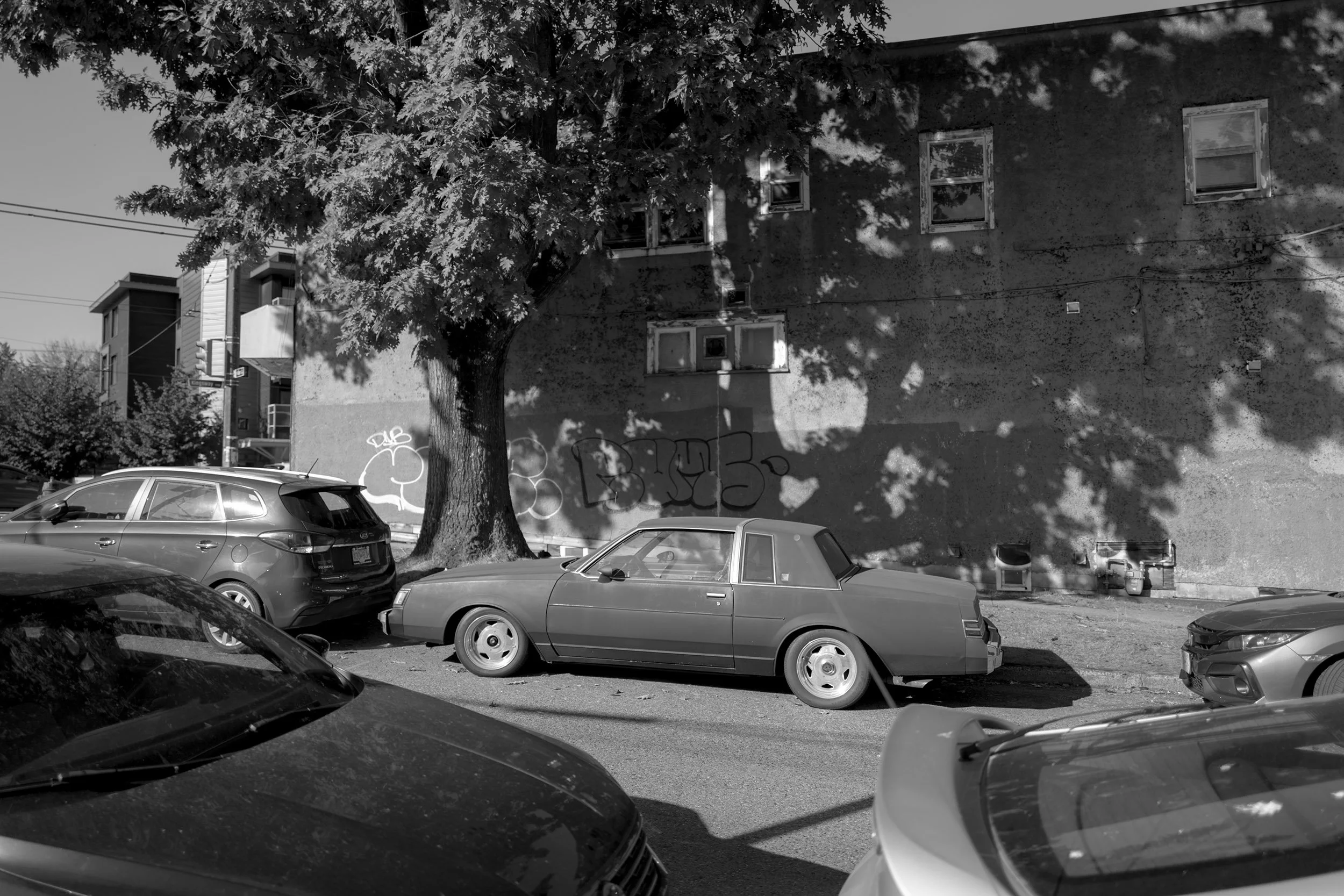 Old car in Vancouver. Sample image from a Leica Q Typ 116.