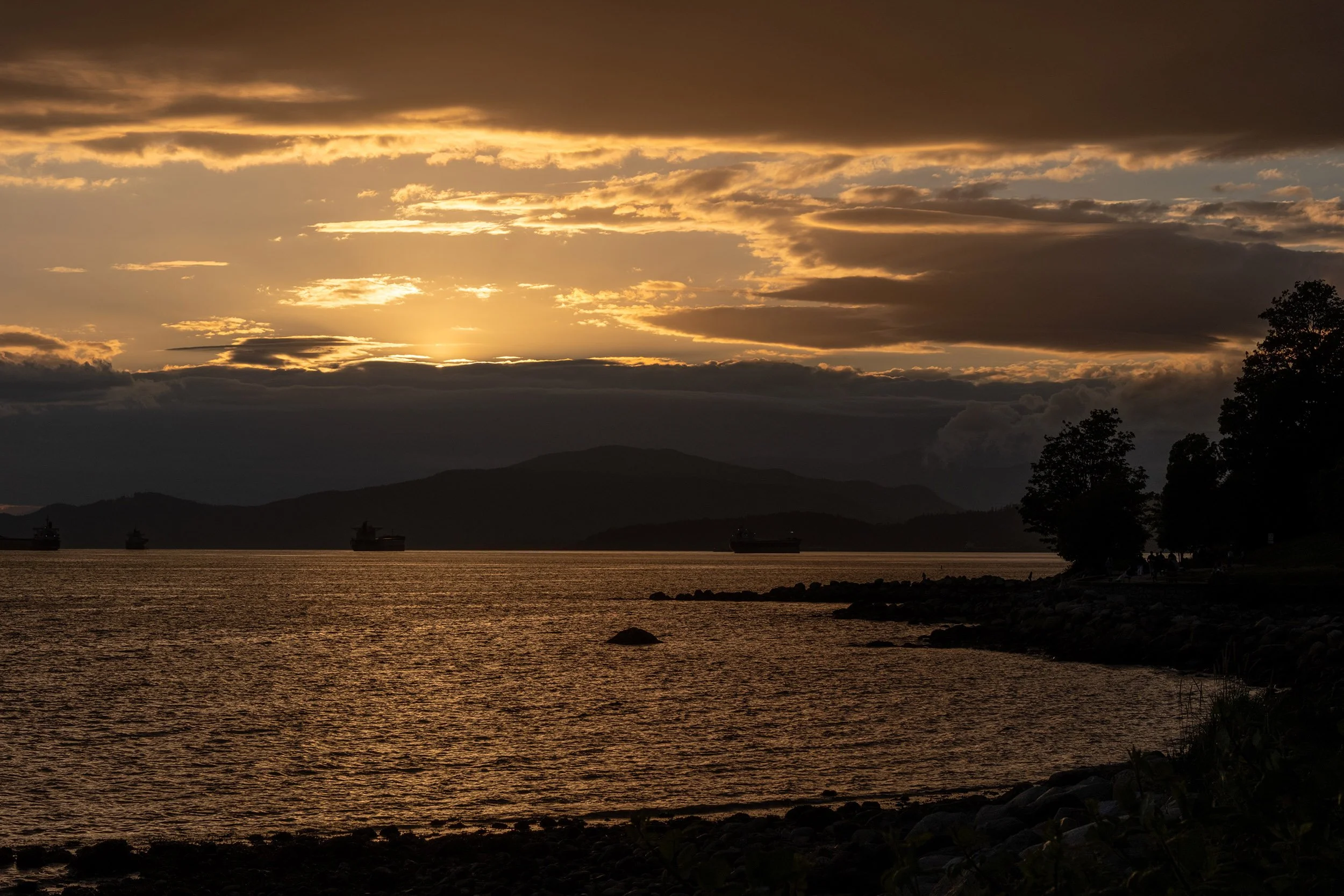 Sunset at English Bay in Vancouver. Sample image from a Fujifilm XF 16-50mm f/2.8-4.8 R LM WR and Fujifilm X-T50.