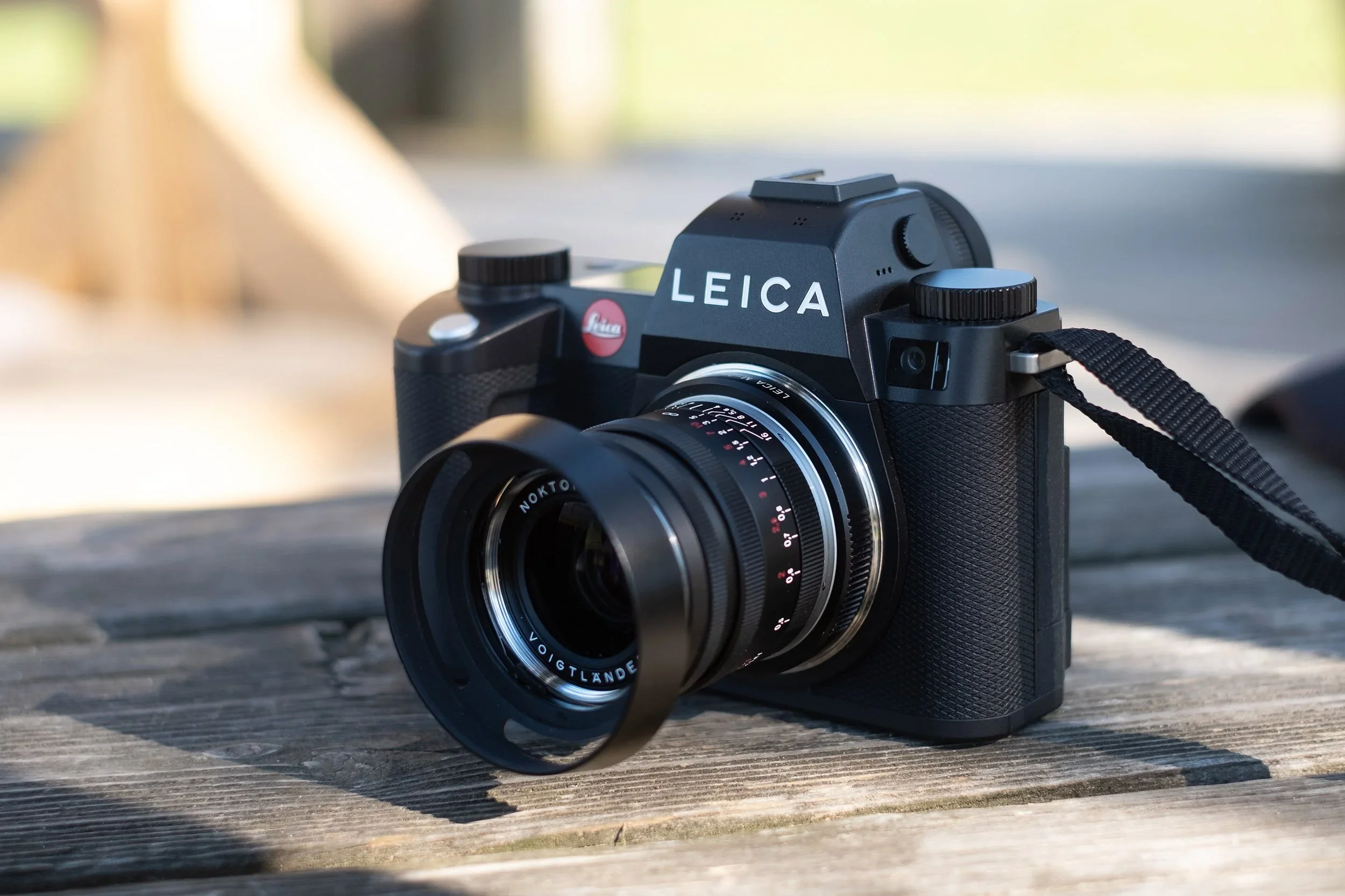 The Voigtländer Nokton 28mm f/1.5 (M-Mount) lens shown on a Leica SL3