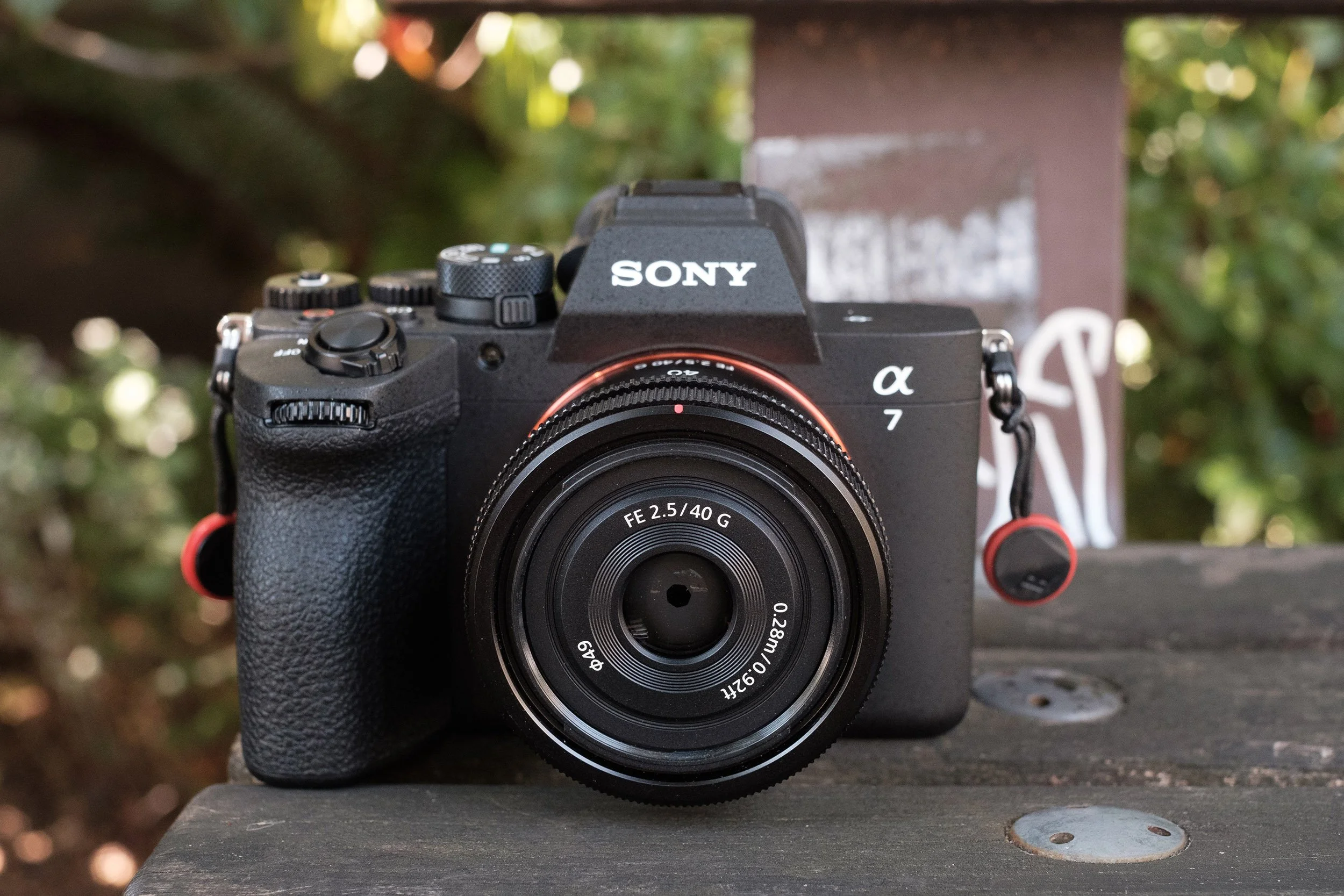 Sony FE 40mm f/2.5 G and Sony A7V review