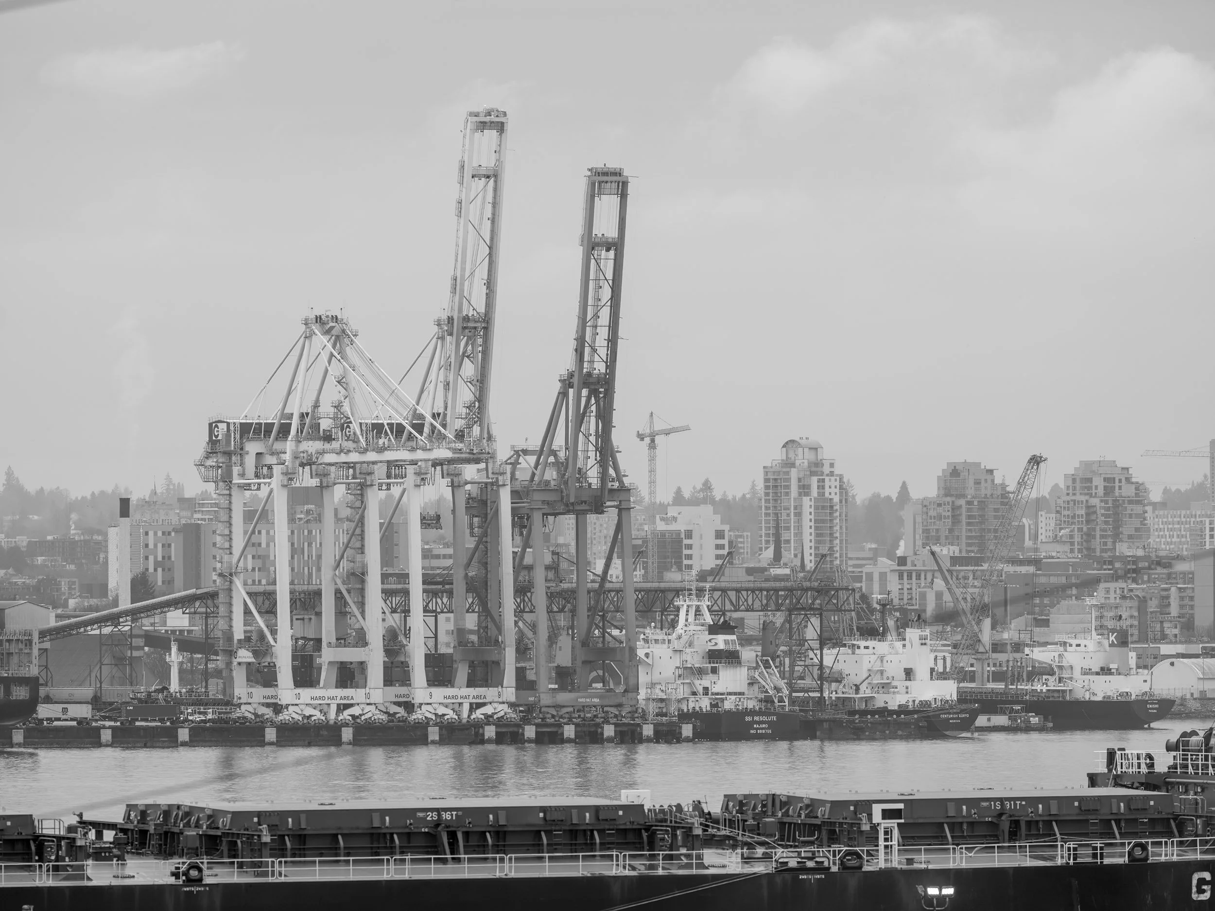 The harbour in Vancouver, BC, Canada. Sample image from a Fujifilm GFX 100S II and Fujifilm GF 500mm f/5.6 R LM OIS WR.