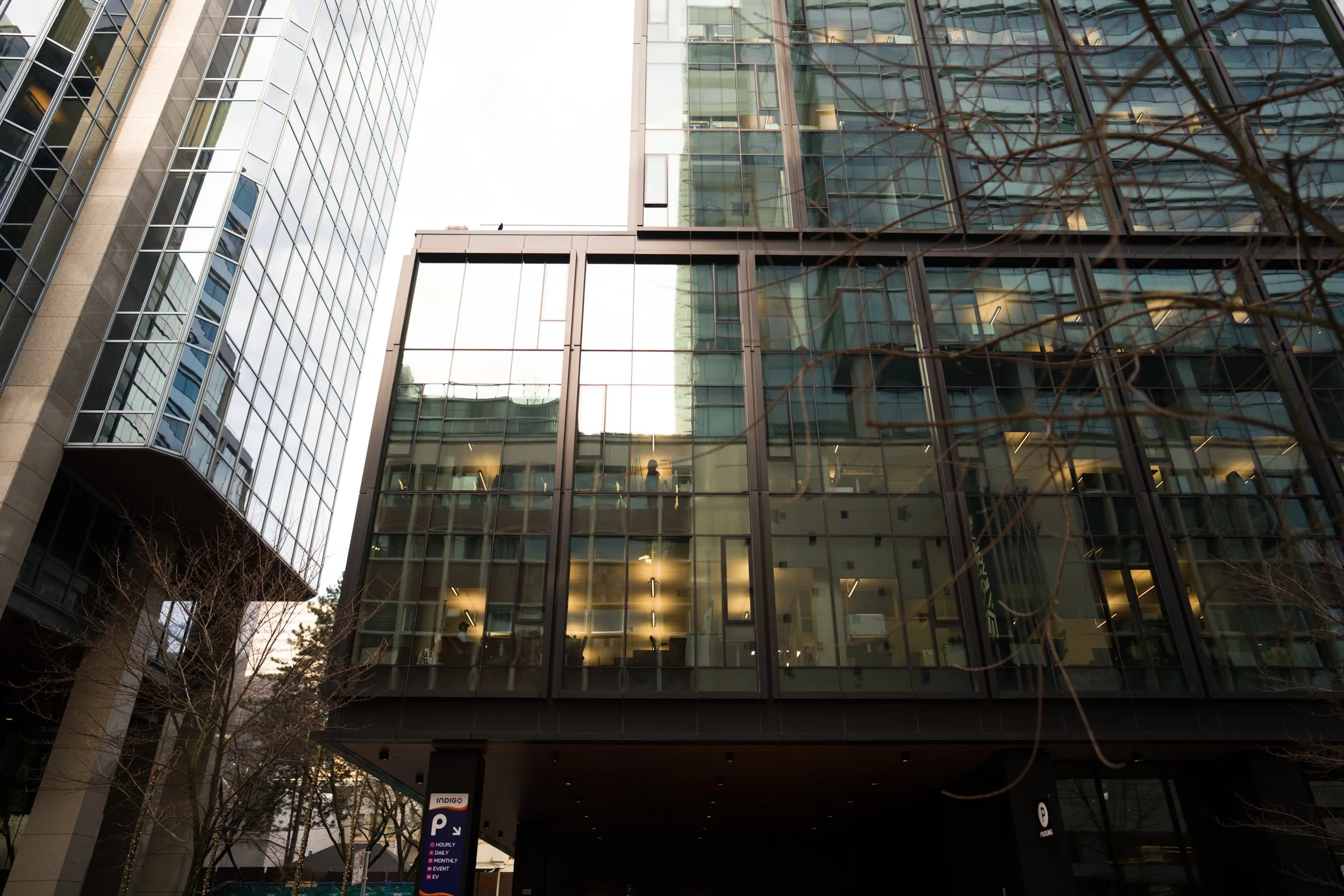 An office building along Homer Street in downtown Vancouver. Sample image from a Sony FE 24mm f/1.4 GM and Sony A7 V.