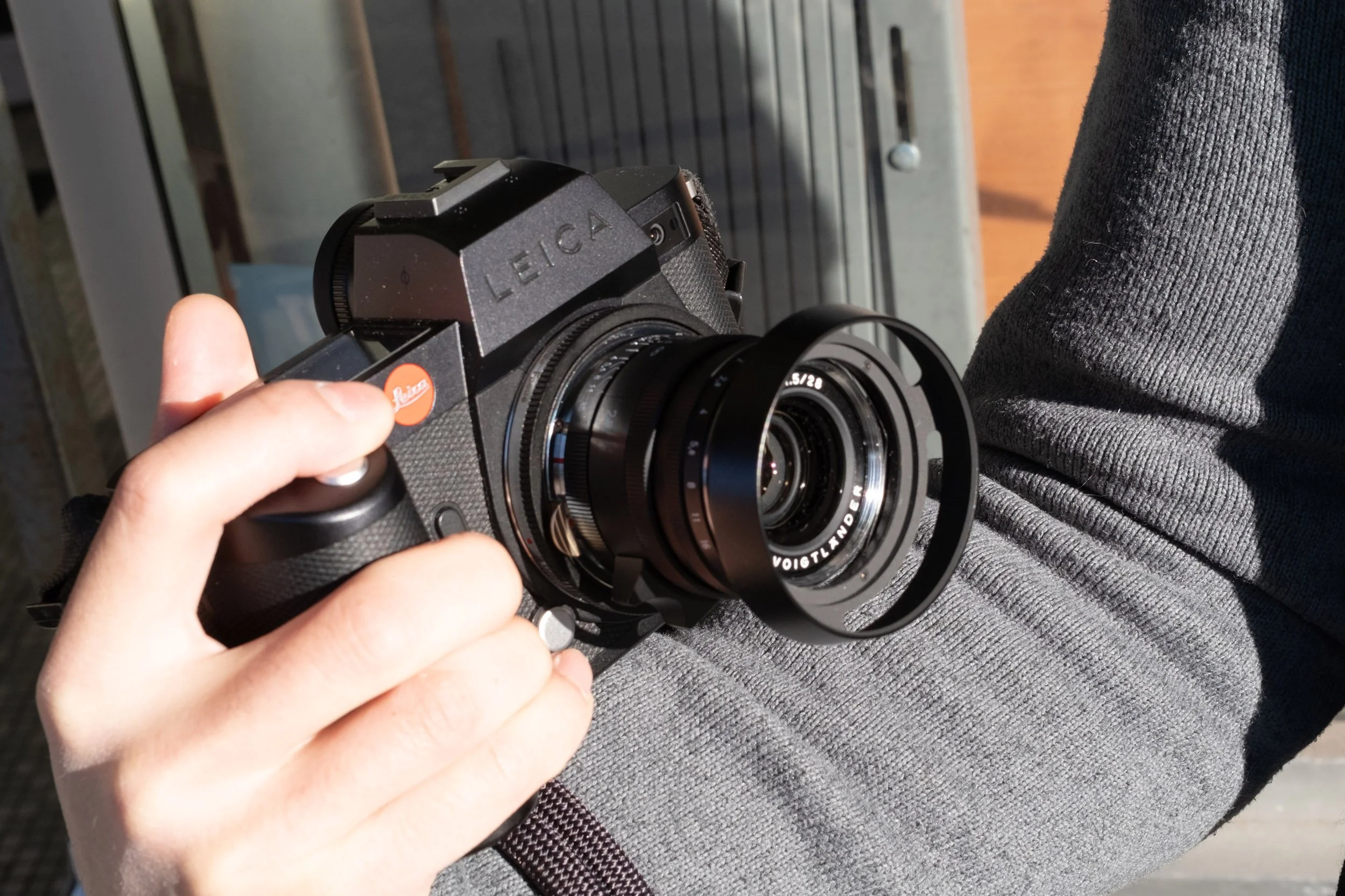 Voigtlander Nokton 28mm f/1.5 Aspherical on the Leica SL2-S.