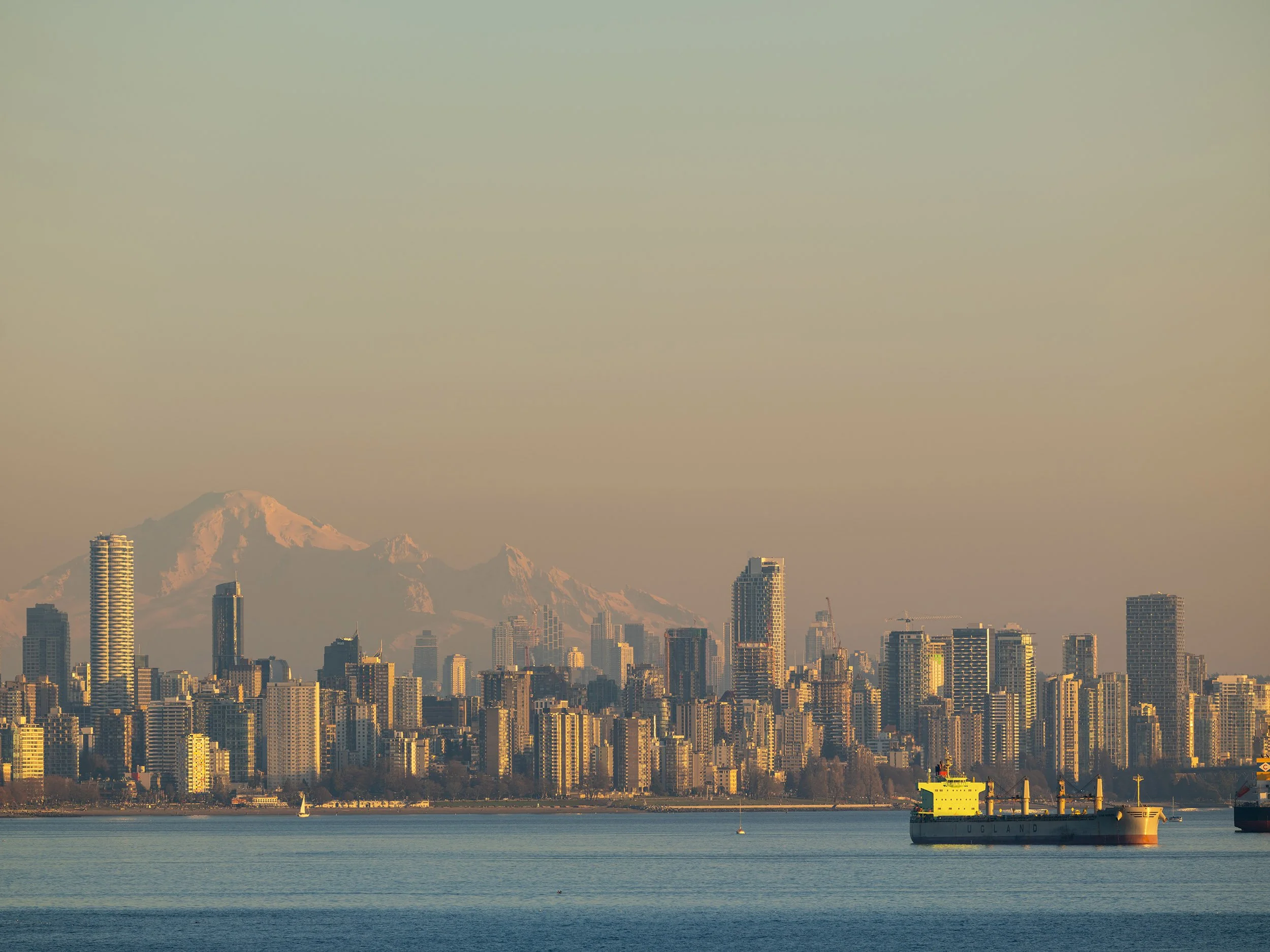 Vancouver skyline view on a winter day with Mount Baker in the background. Sample image from a Fujifilm GFX 100S II and Fujifilm GF 500mm f/5.6 R LM OIS WR.