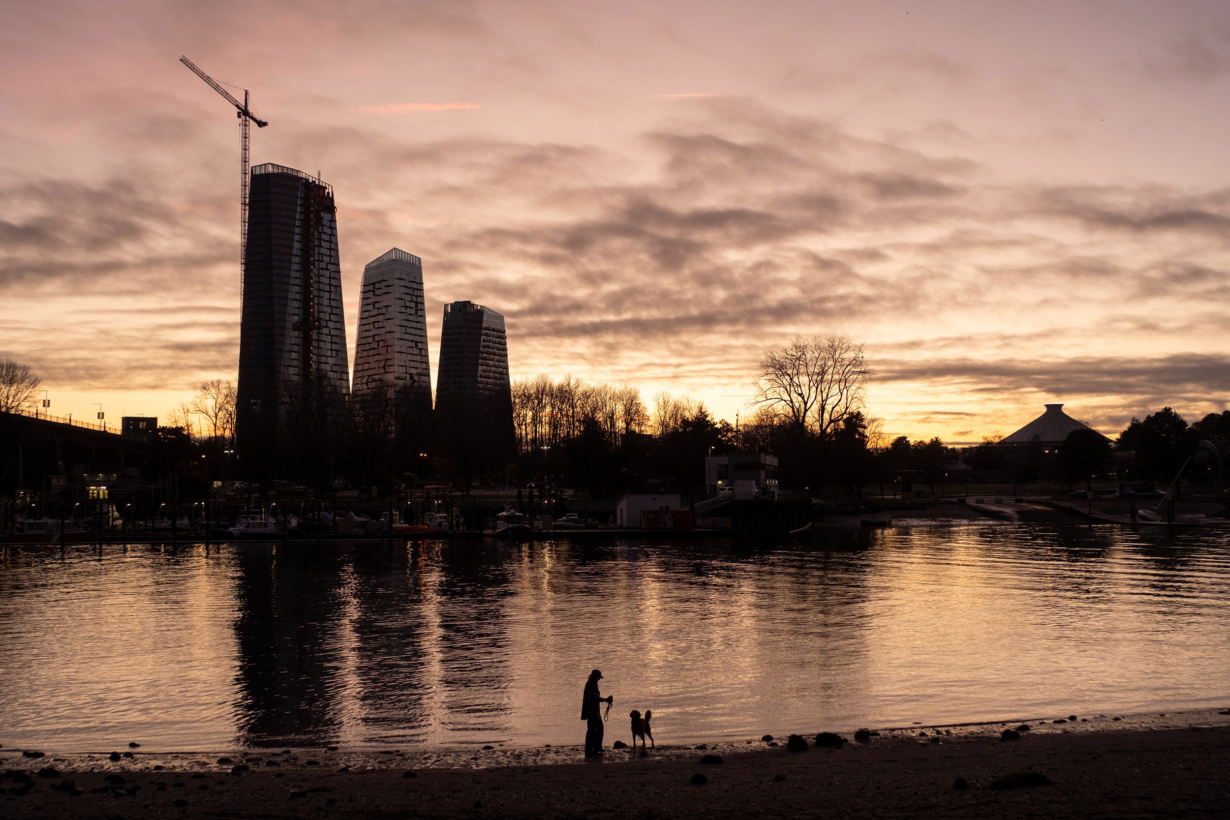 Sunset Beach, Vancouver, January. Sample image from a Fujifilm X-E5 and Voigtländer Nokton 28mm f/1.5 VM.