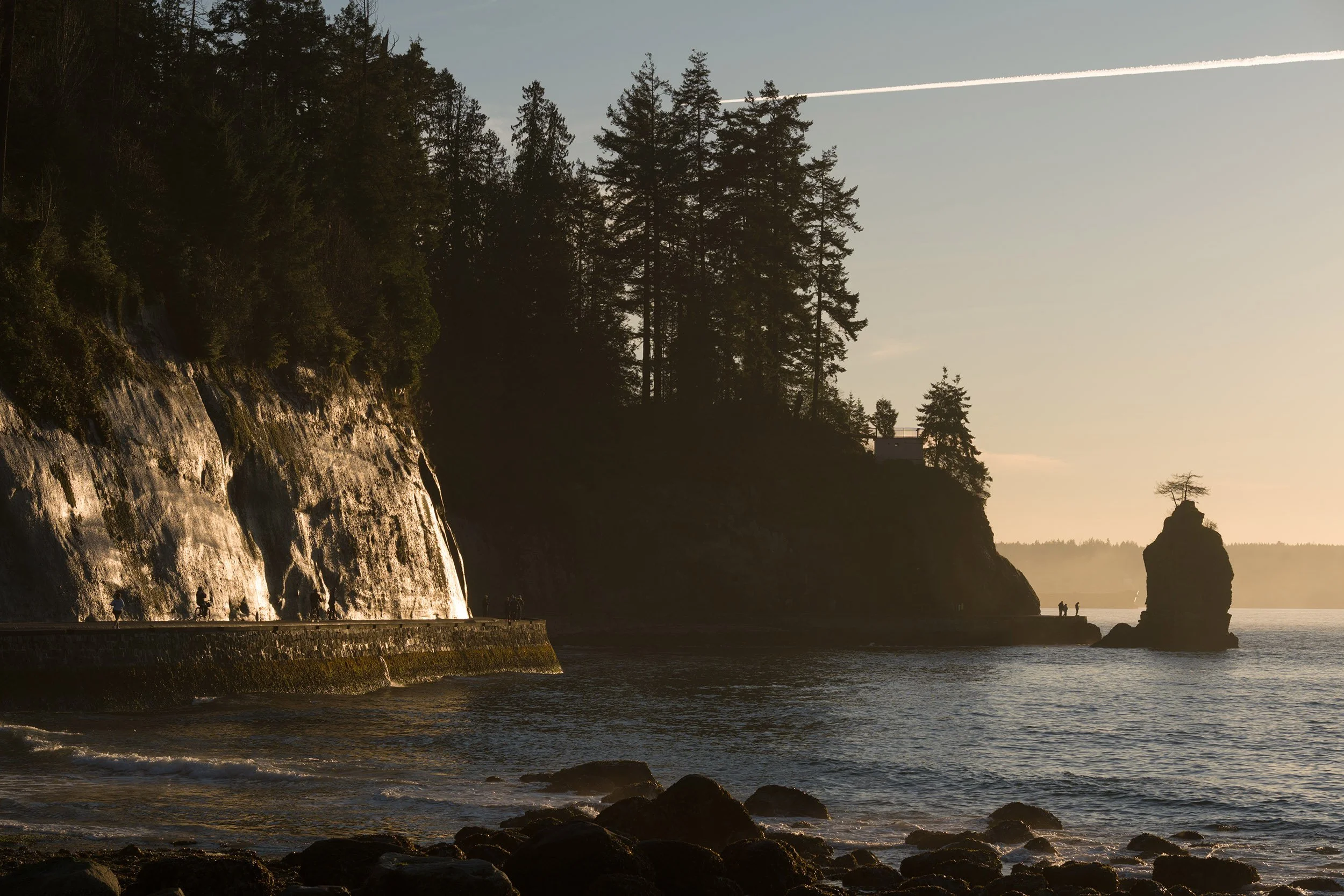 Siwash Rock and the Stanley Park Seawall. Sample image from a Sony A7V and Sony FE 85mm f/1.4 GM II.