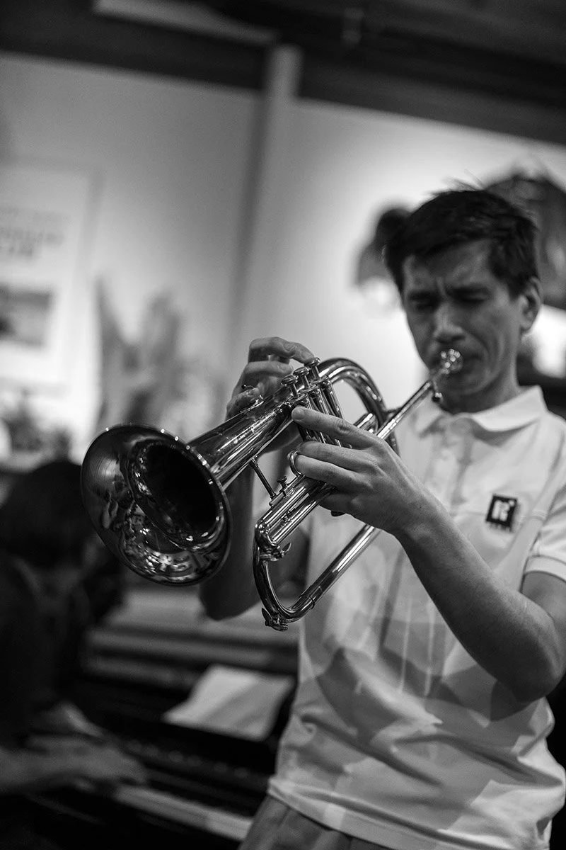 Trumpet player, Jacz Trio, Vancouver. Sample image from a Sony FE 50-150mm f/2 GM and Sony A7 V.