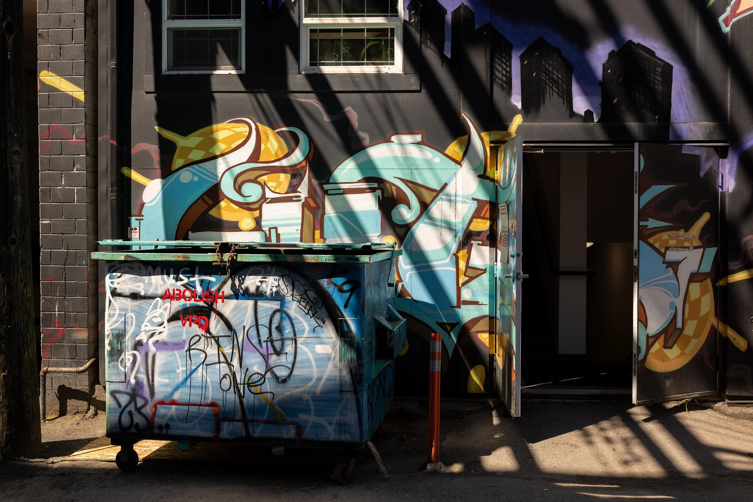 Vibrant colours in the Vancouver back alley