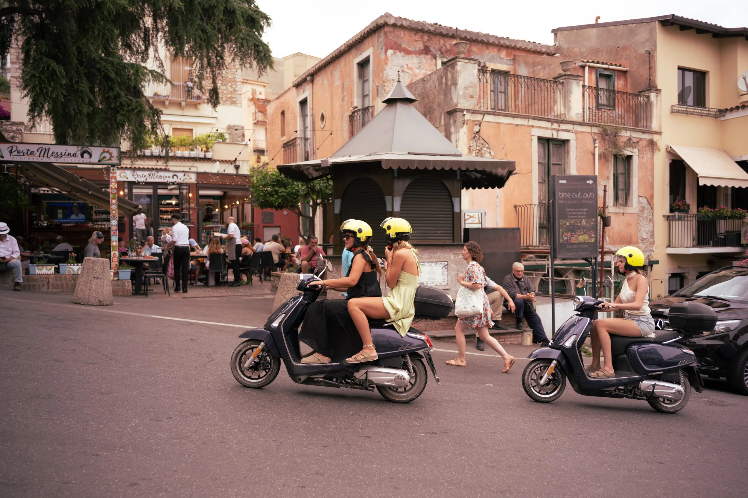 Scooters in Taormina, Italy. Sample image from a Voigtländer Nokton Vintage Line 28mm f/1.5 (M-Mount) and Leica SL2-S.