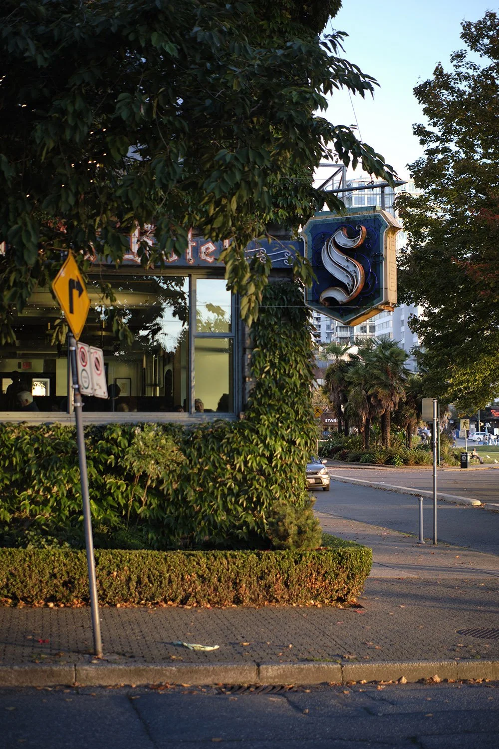 The Sylvia Hotel in Vancouver. Sample image from a TTArtisan AF 35mm f/1.8.