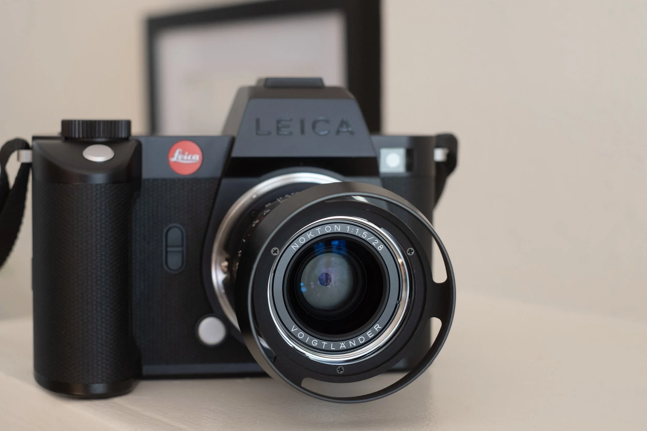 The Voigtländer Nokton Vintage Line 28mm f/1.5 and Leica SL2-S