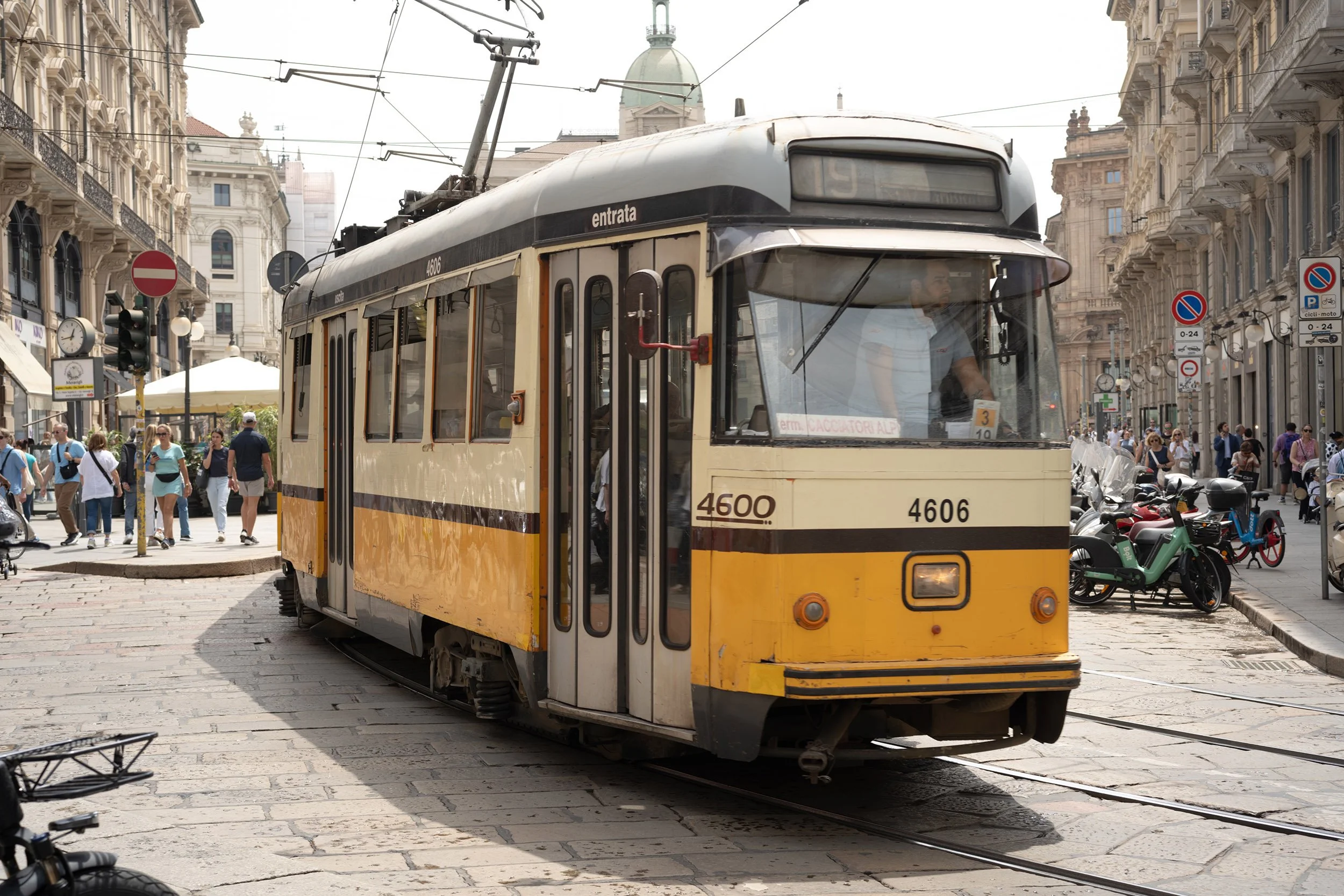 A classic Tram in Milan 4600