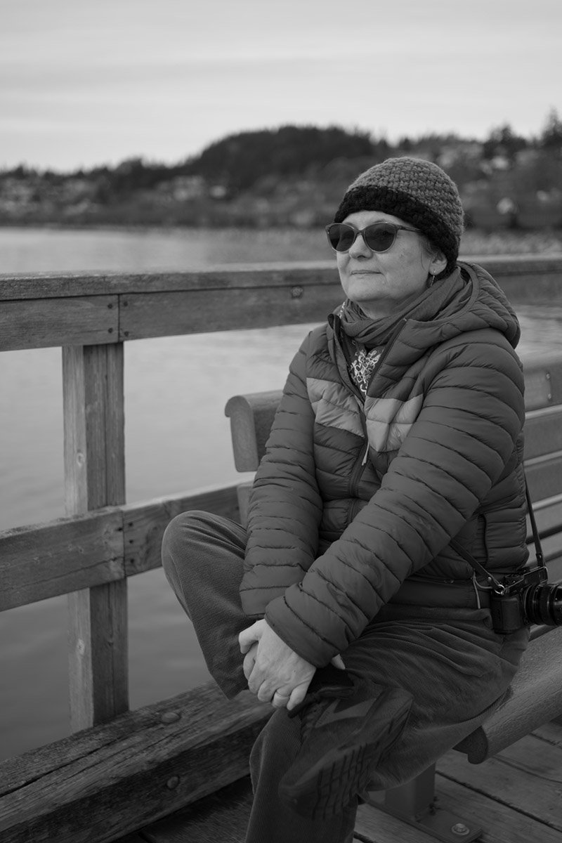 Diana Byskov, White Rock Pier. Sample image from a Fujifilm X-E5 and Voigtländer Nokton 28mm f/1.5 VM.