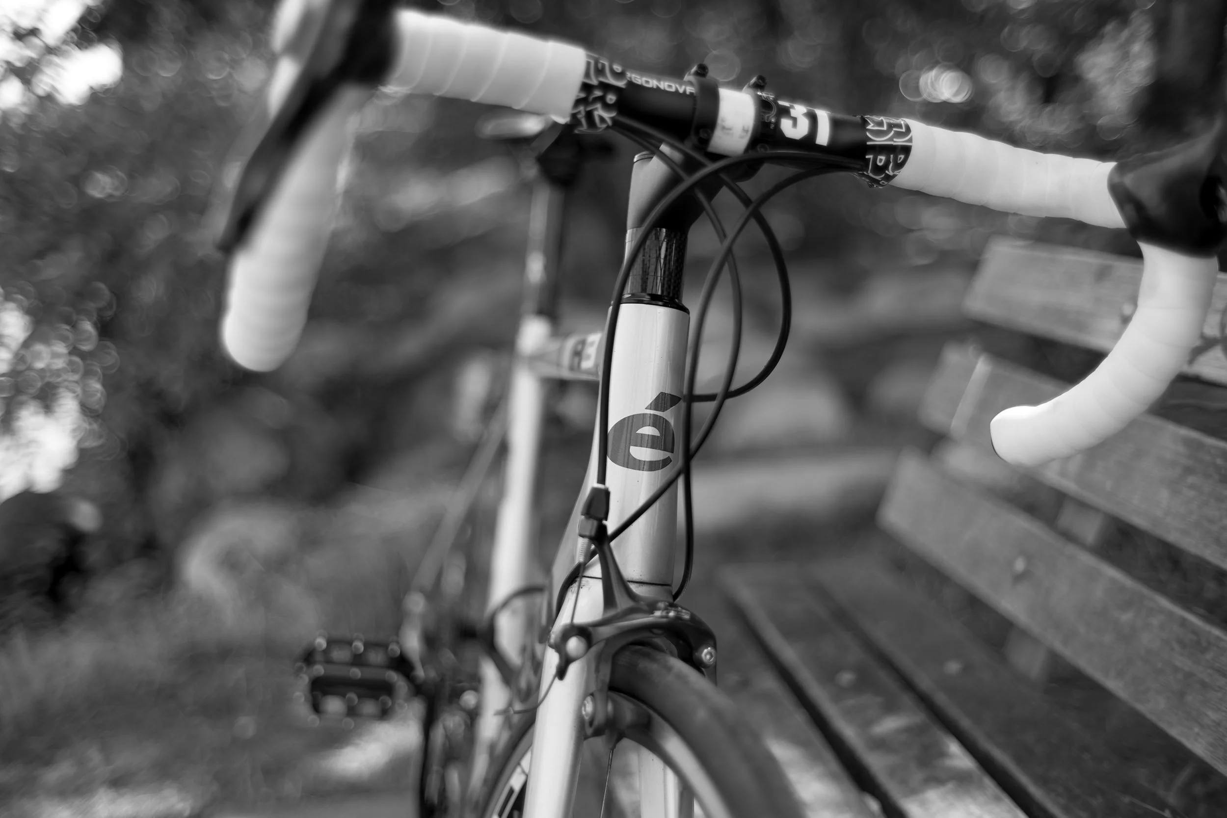 Cervelo R3 road bike. Sample image from a Voigtländer Nokton Classic 35mm f/1.4 II MC and Leica SL2-S.