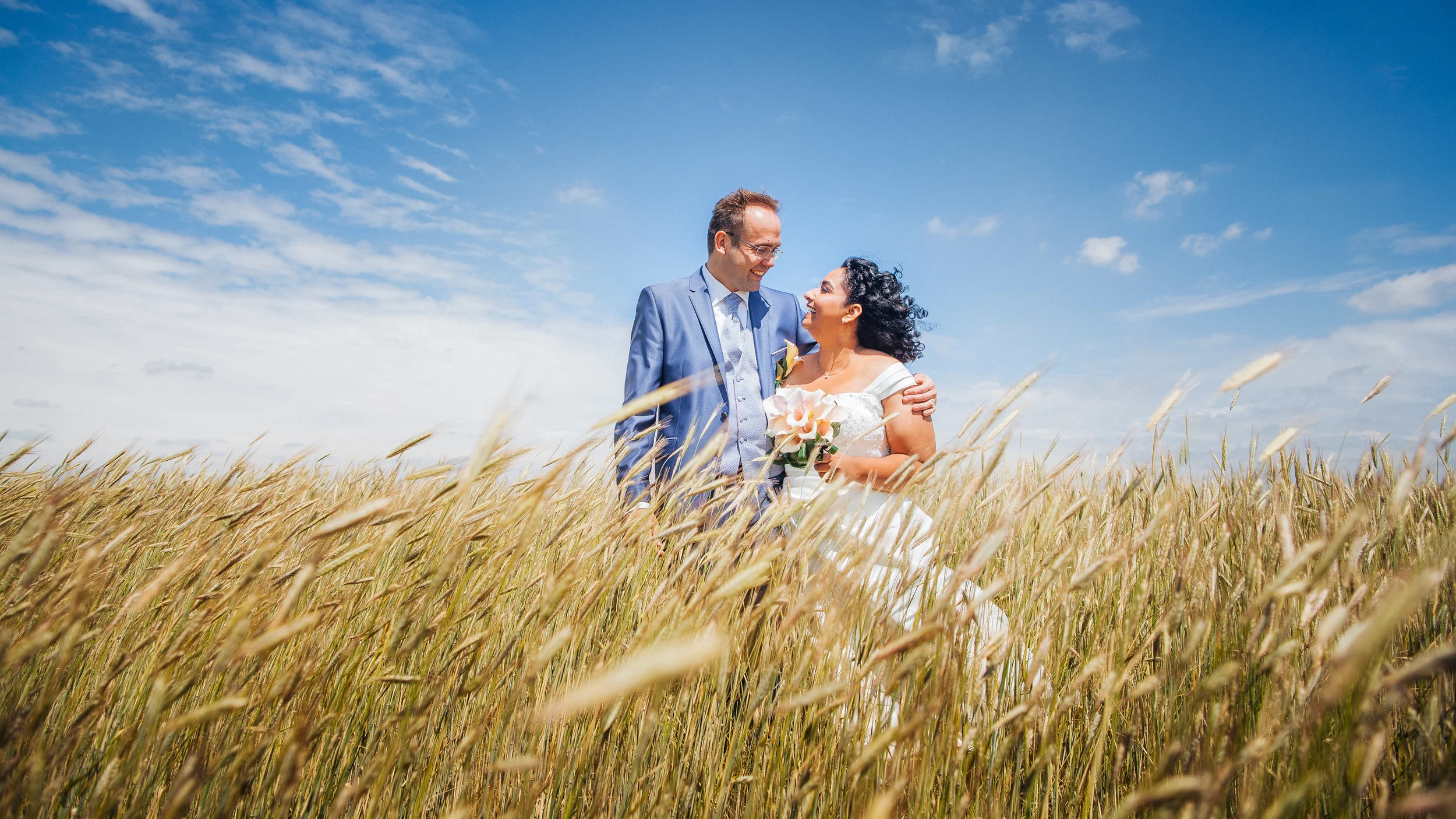 Bruiloften Laten we samen deze herinnering vastleggen. Contact