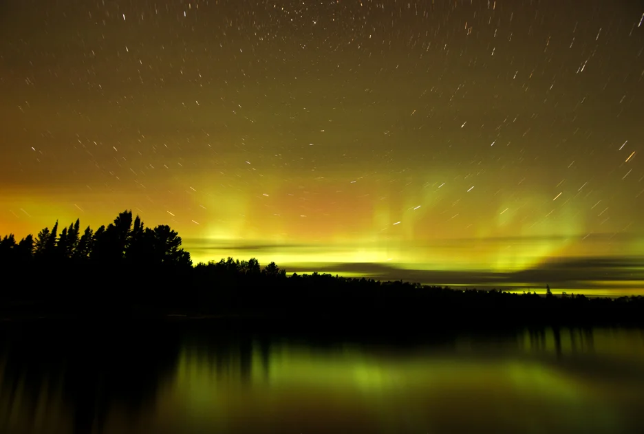  Aurora borealis, Isle Royale National Park, Mich. 