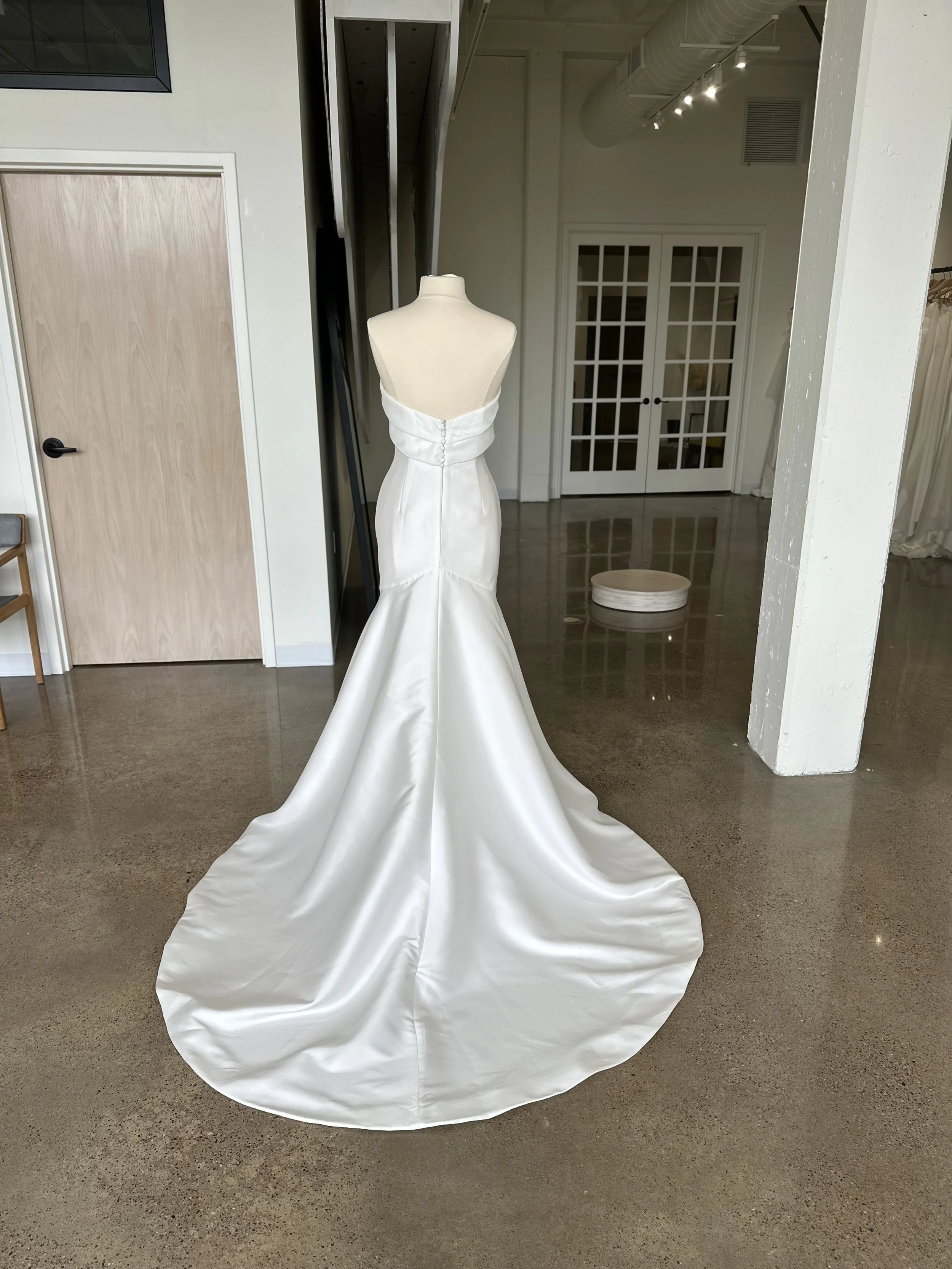 pronovias satin wedding dress APPIA | Mermaid wedding dress with bateau neckline