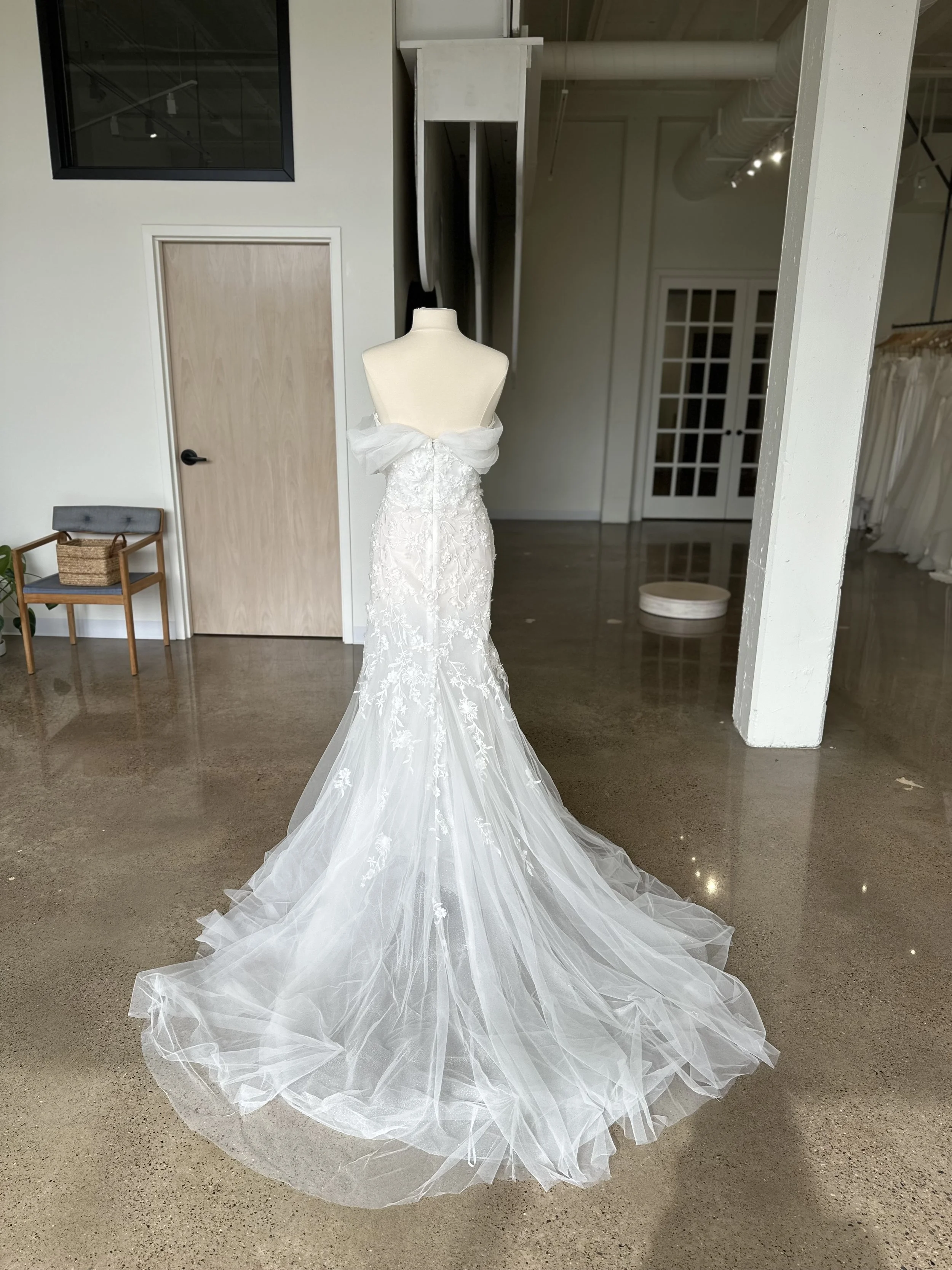 chinese dress ladies White One Bridal Saeko Size 14 Wedding Dress Lace Mermaid main image 0