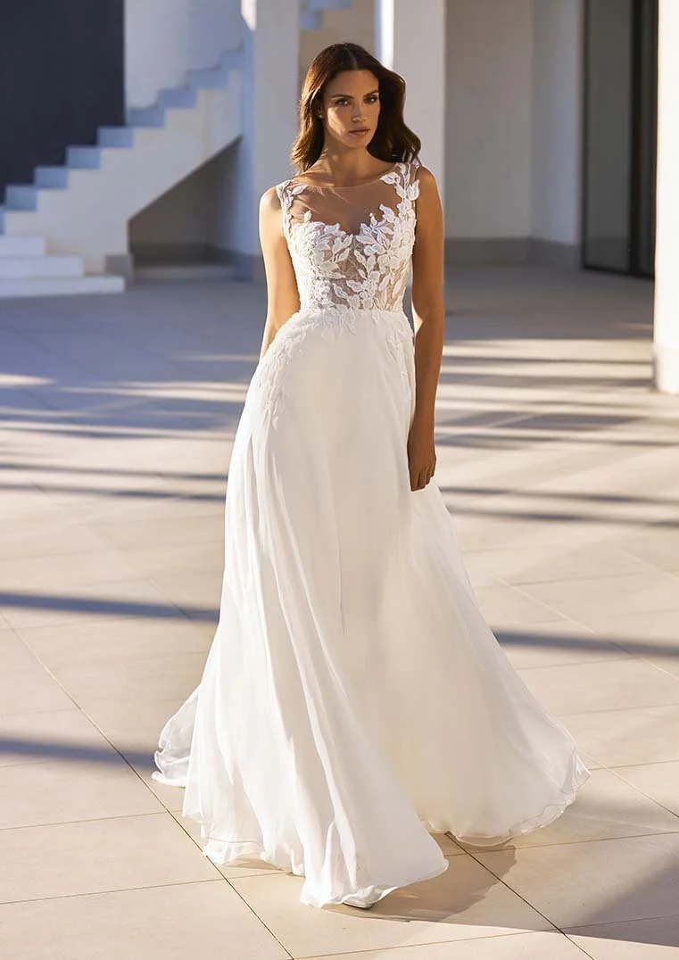 Pronovias 'Katinka' Sample // bridal size 14 | The White Room |  Minneapolis, MN Bridal Shop | Wedding Dresses \u0026 Gowns