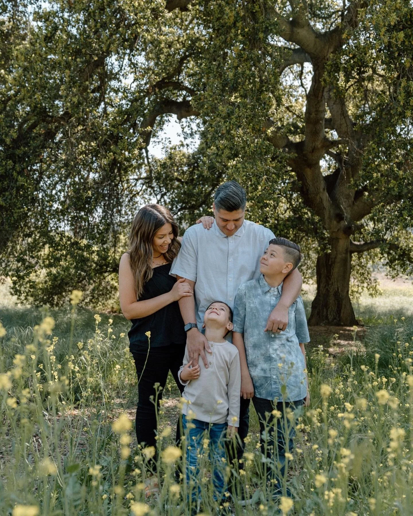 Fun little spring session with the Coronado Family. ✨
.
.
.
.
#deltorophoto #familysession #familyphotos #redlandsfamilyphotographer #redlandsphotographer #redlandsweddingphotographer #redlandsphoto #familyphotosession