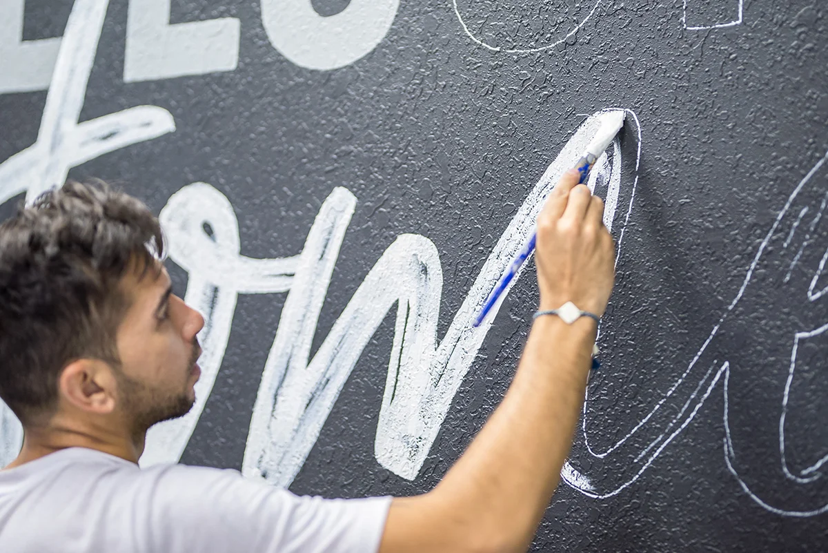Leo-Gomez-Studio-Welcome-Home-Mural-03.jpg