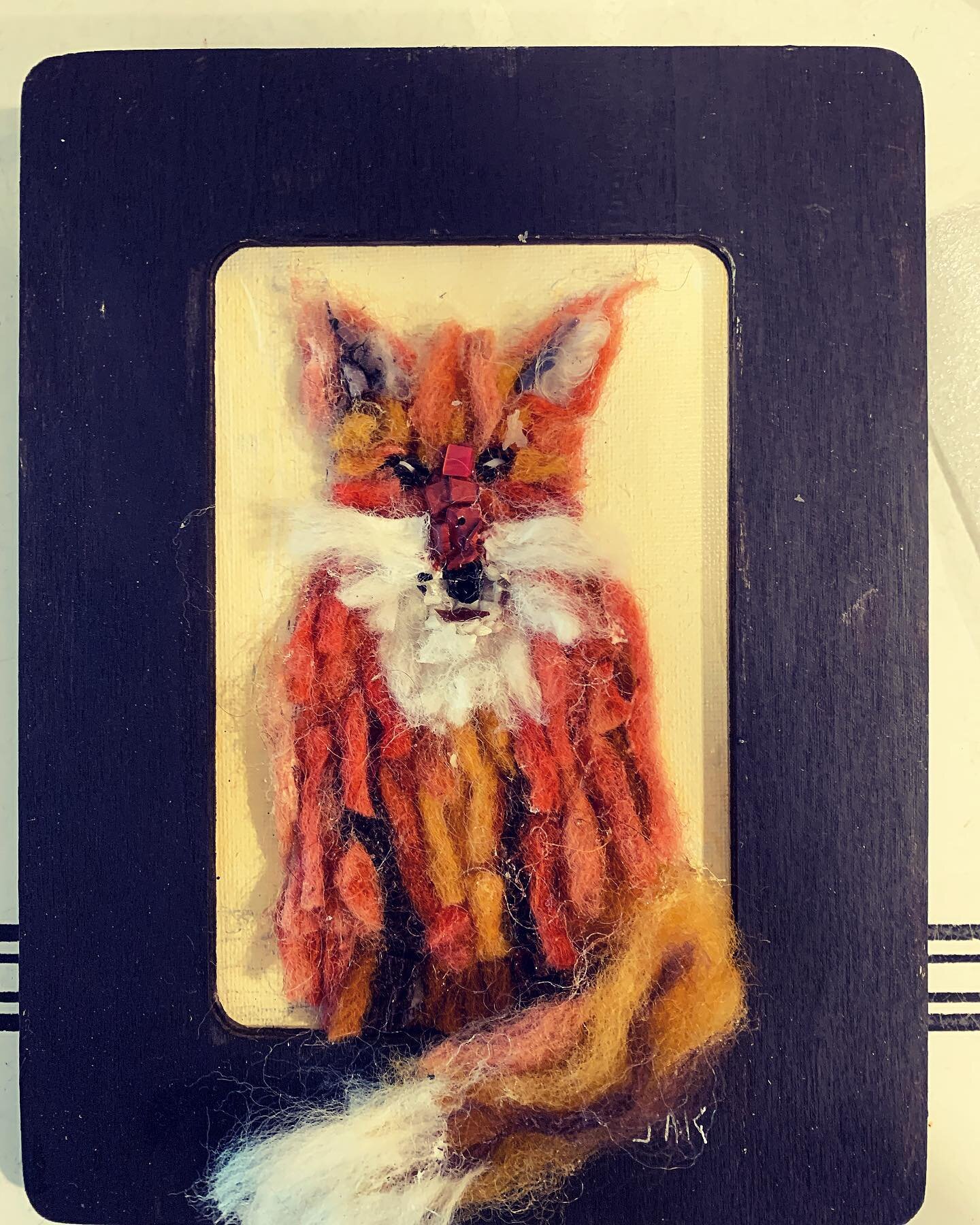 &ldquo;Another fox&rdquo;  #fox  #notfoxnews #woolandmosaic #mixedmediamosaic #animalart #animalloversofinstagram #cincinnatiarts #pendletonartcenter