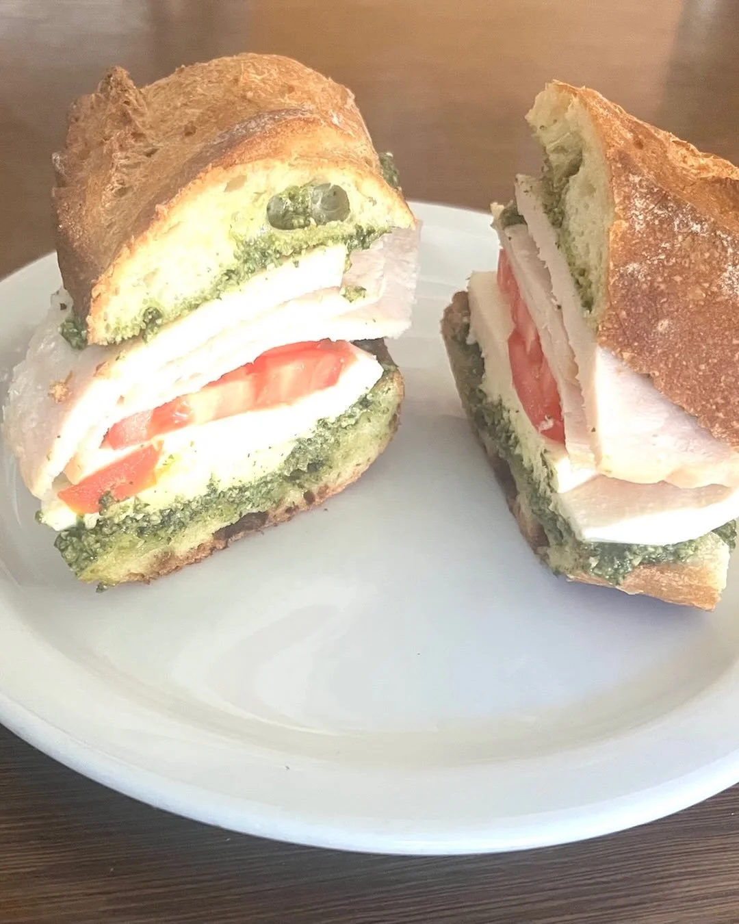 Open regular hours today for this rainy, wet Presidents&rsquo; Day. Come cozy up in our cafe with our newest delish housemade Turkey Walnut Pesto sandwich, yum!
#turkeysandwich #eastbaycoffee #rockridgeoakland #lunchtime #cafe #goldengatemeatcompany