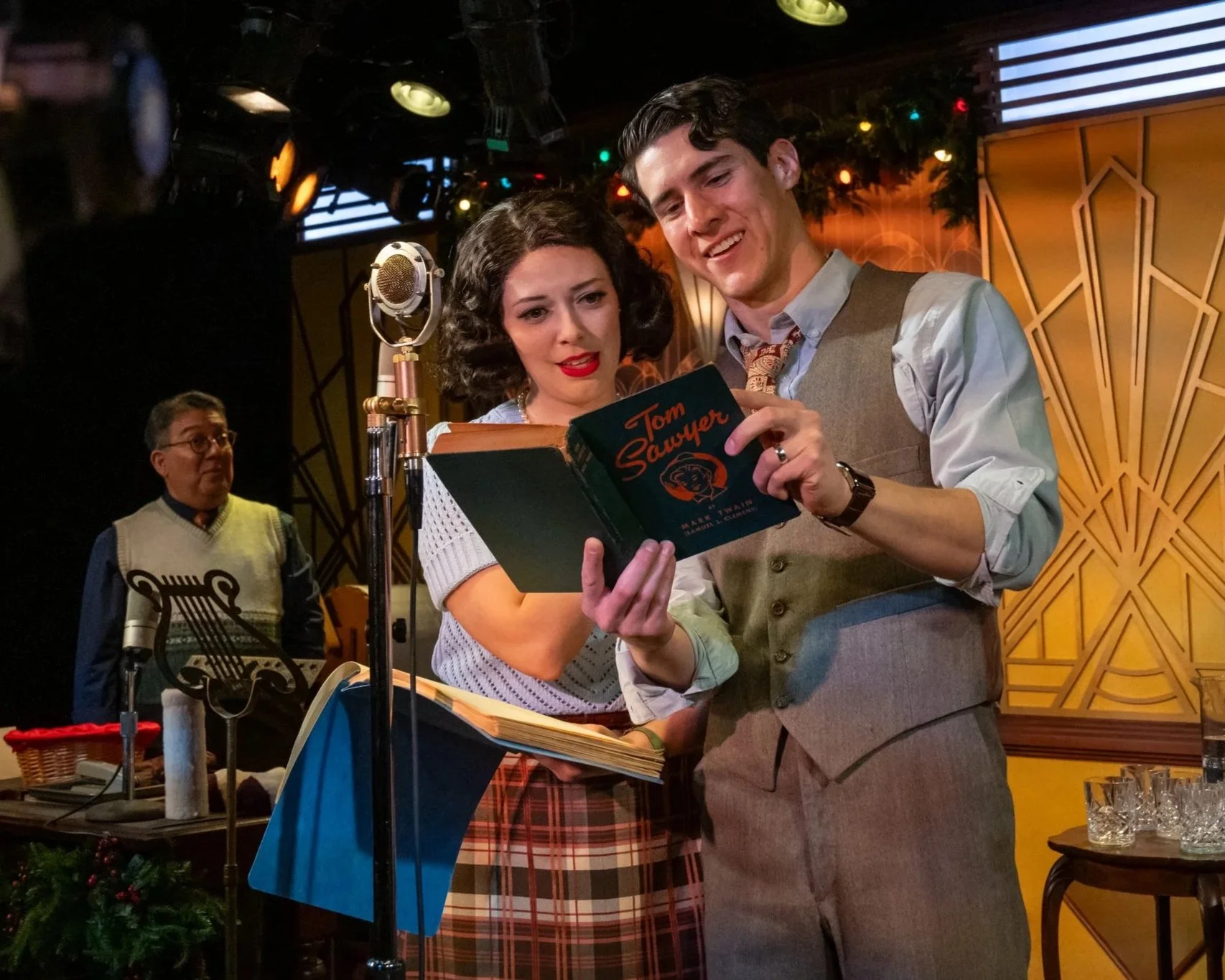 IT'S A WONDERFUL LIFE: A LIVE RADIO PLAY